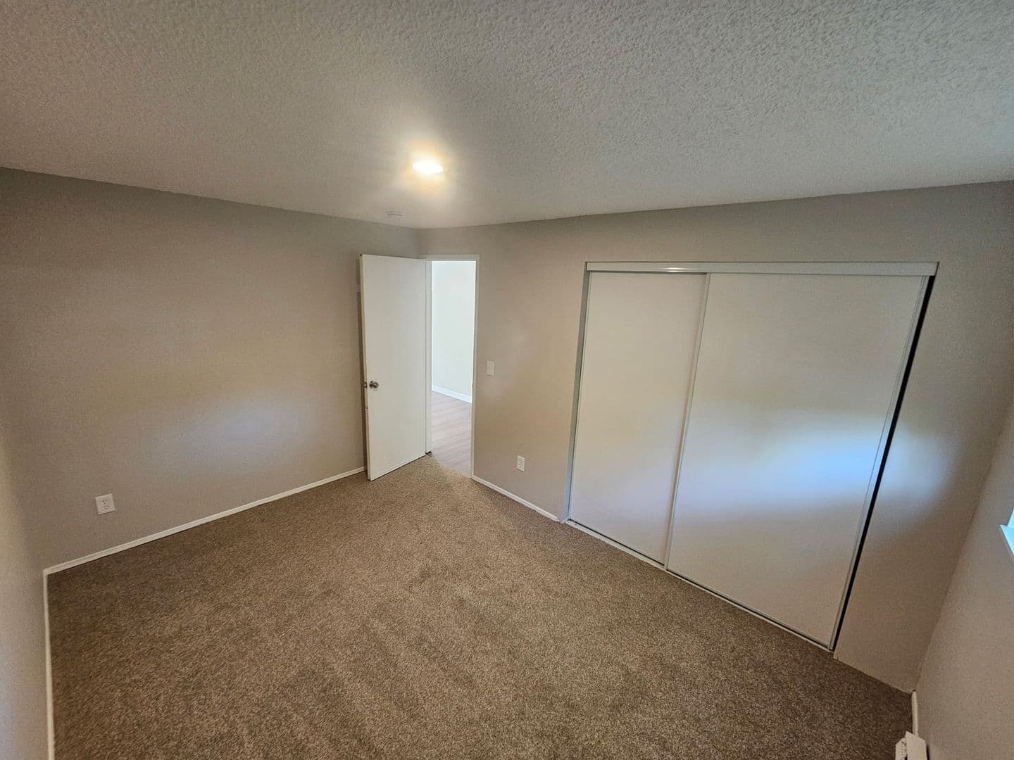 Portland Apartment: 3721 SE 13th Ave