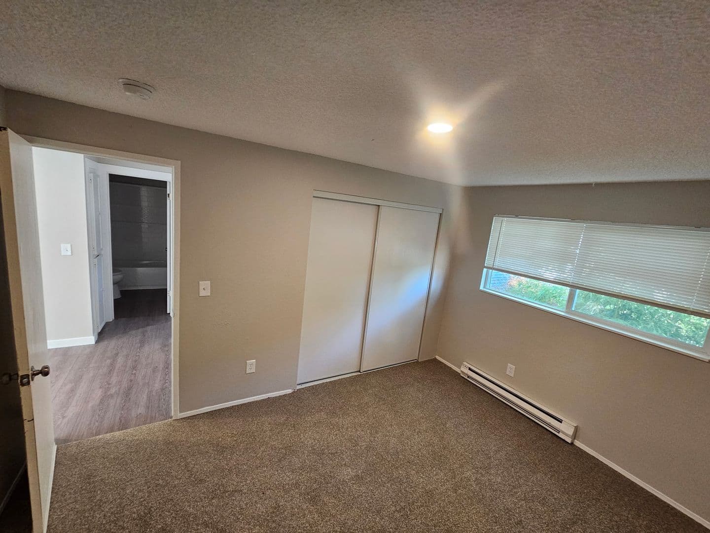 Portland Apartment: 3721 SE 13th Ave