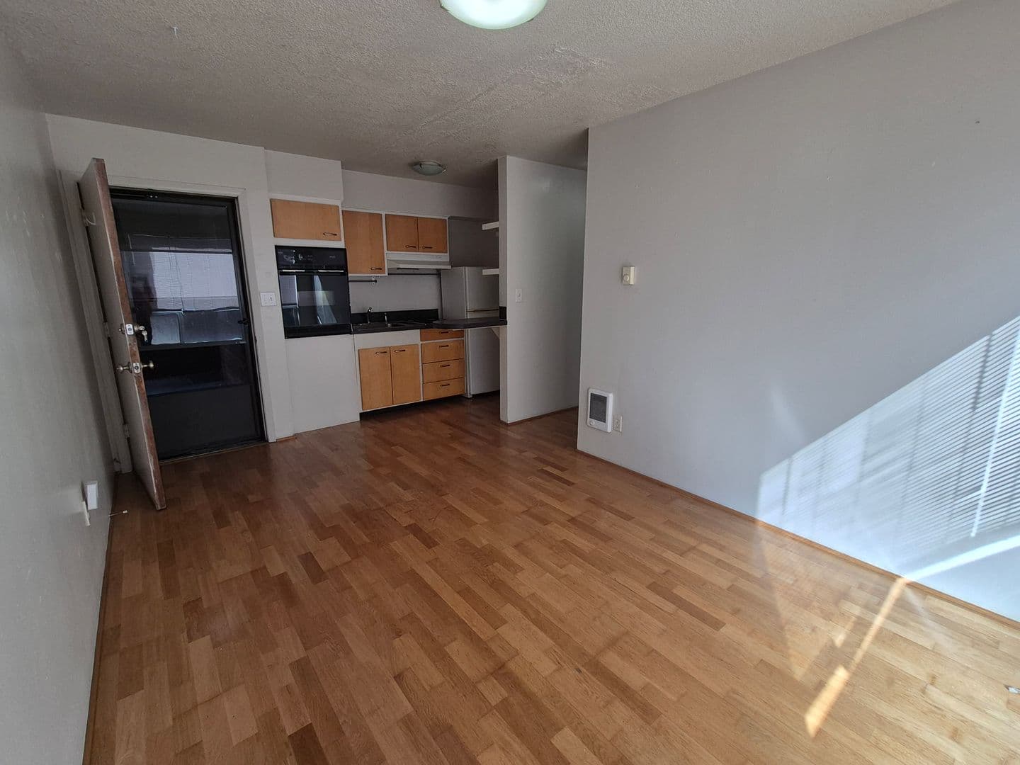 Portland Apartment: 1940 SE 12th Ave.