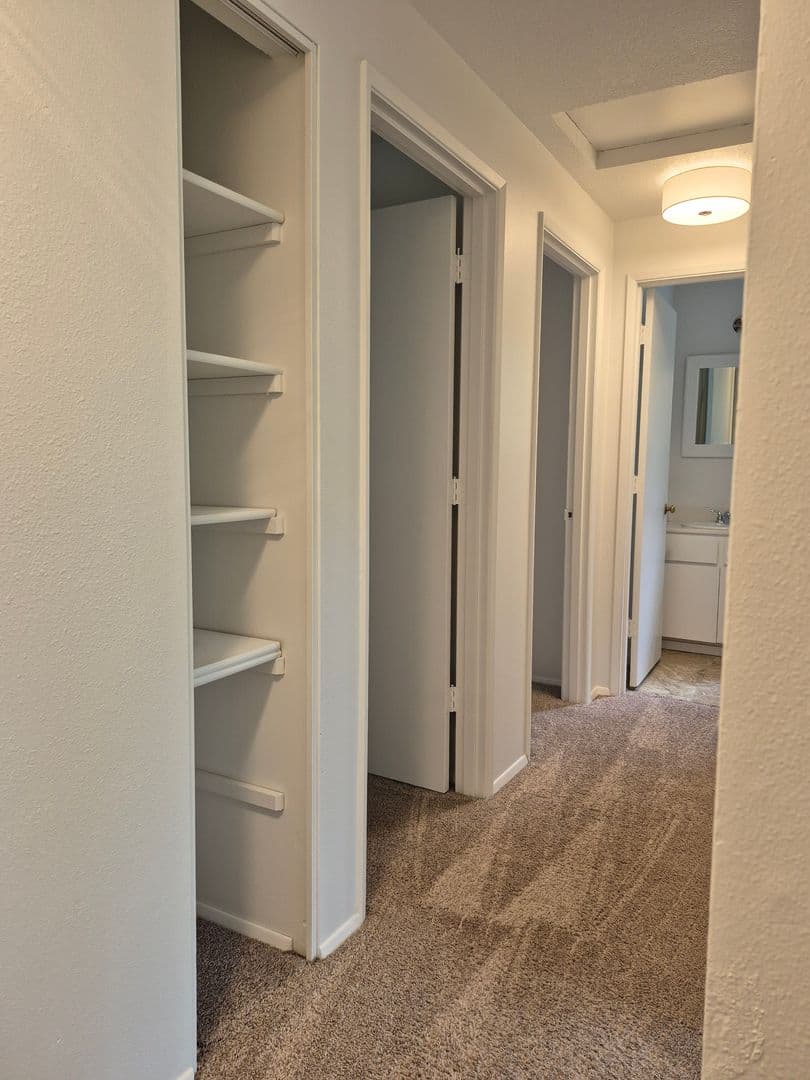 Portland Apartment: 6820 SW Garden Home Rd