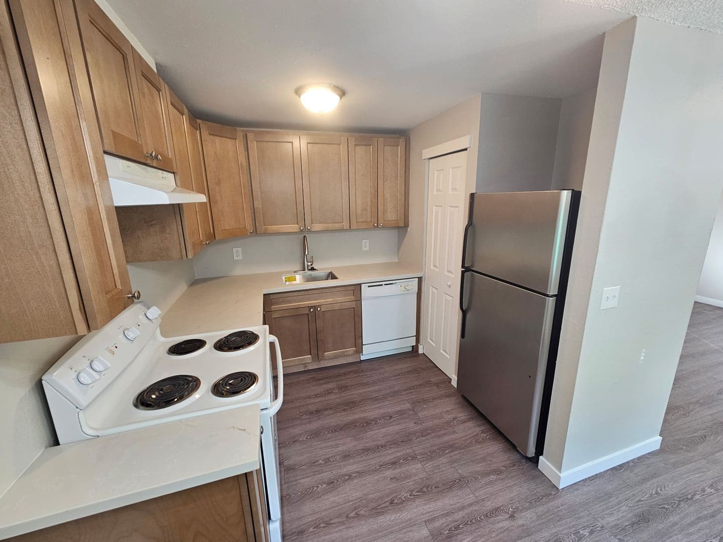 Portland Apartment: 3721 SE 13th Ave