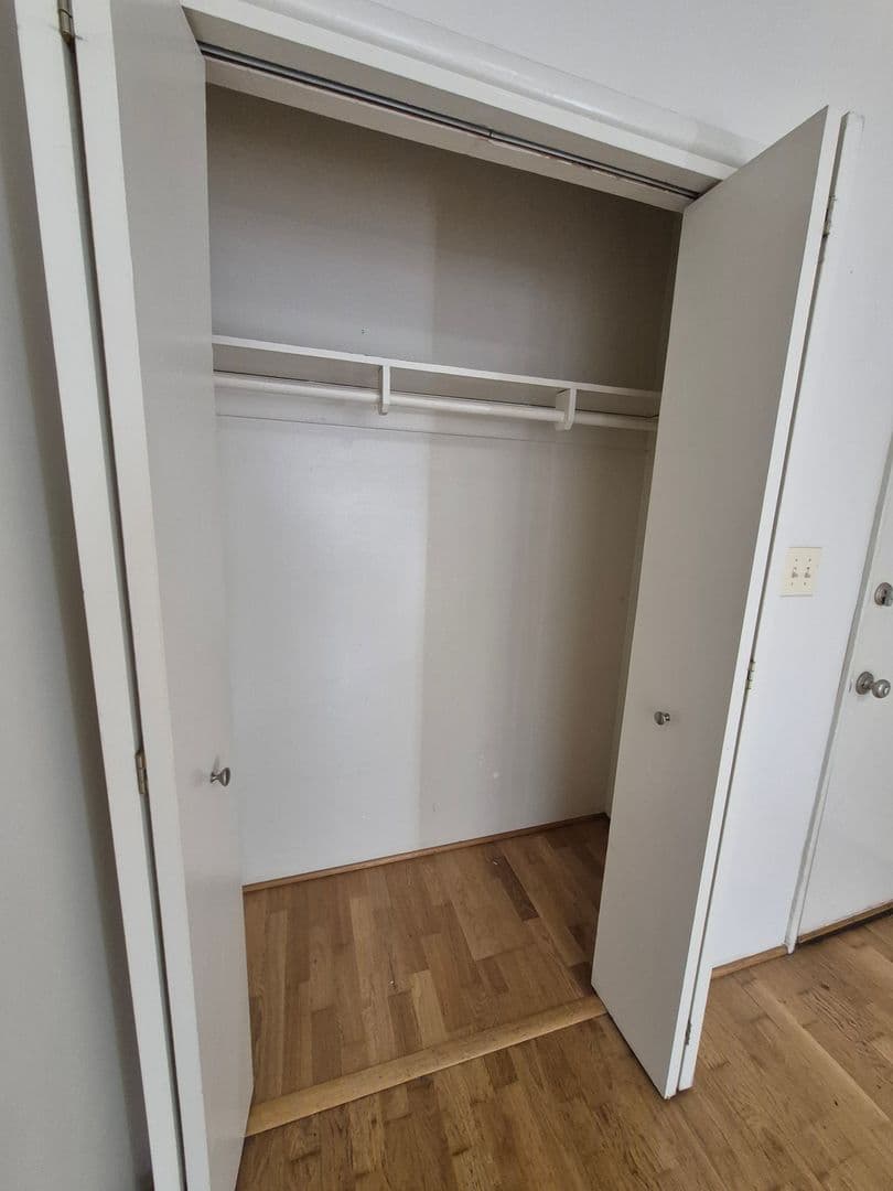 Portland Apartment: 1940 SE 12th Ave.