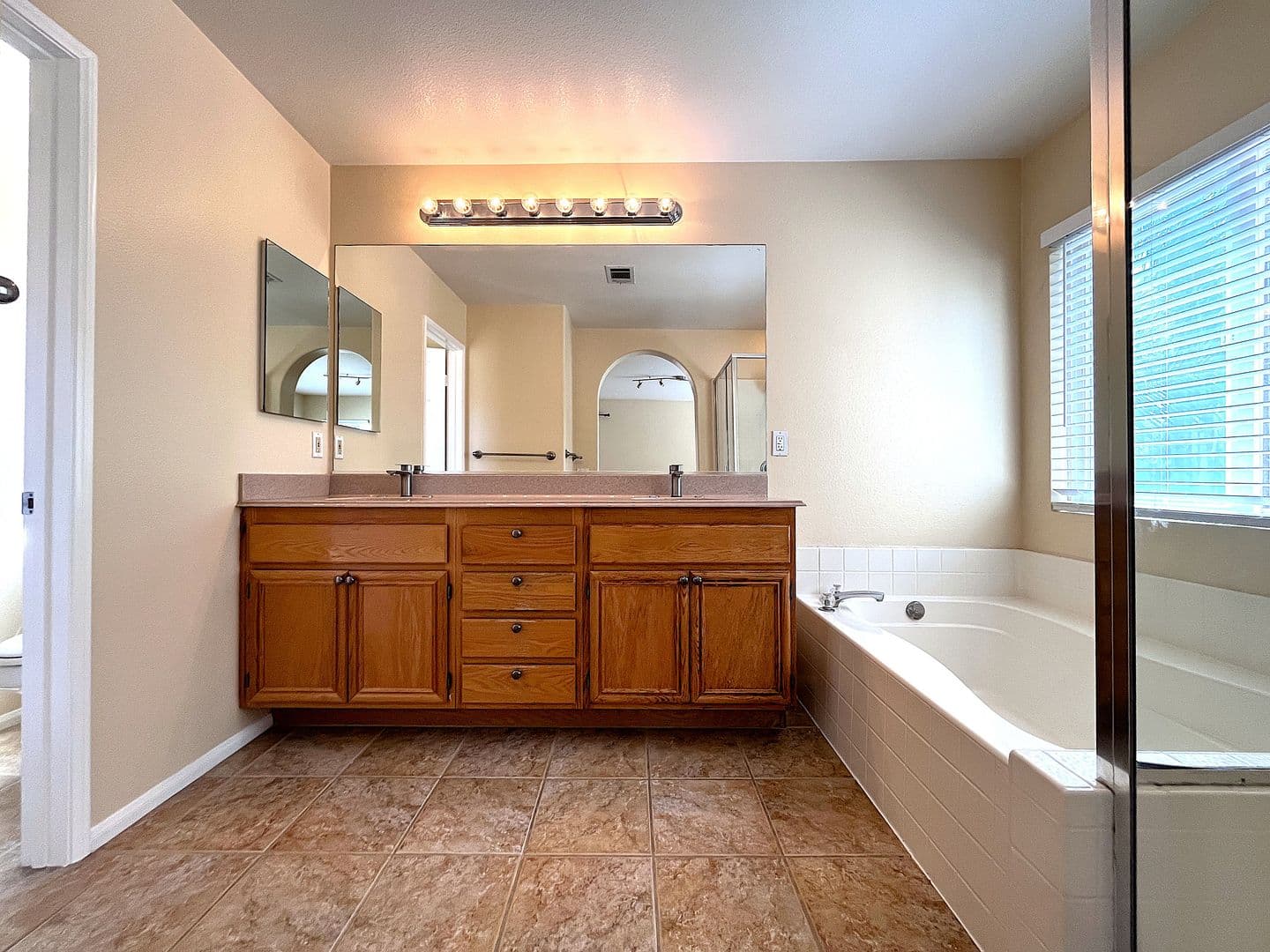 Carlsbad House: 6079 Paseo Pradera