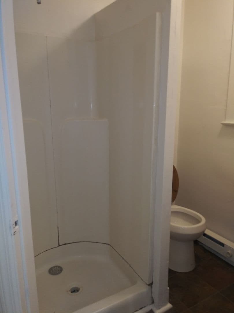Lancaster Apartment: 525 E End Ave