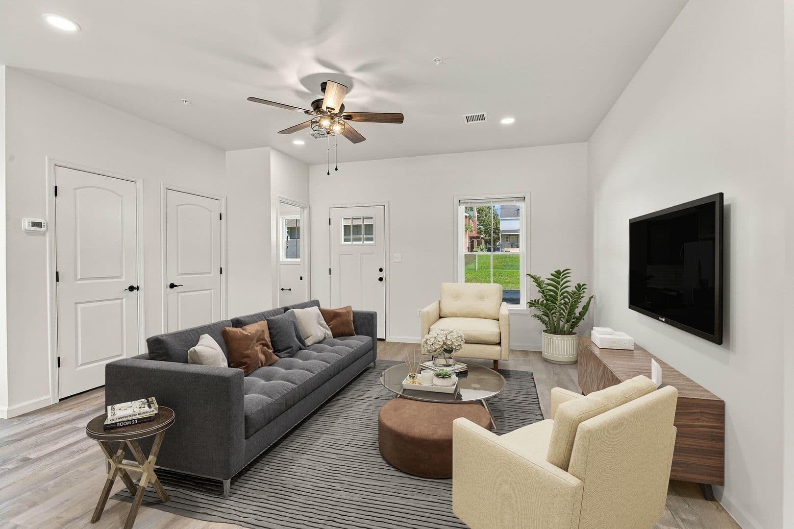 Columbia Apartment: 750 S 9th St