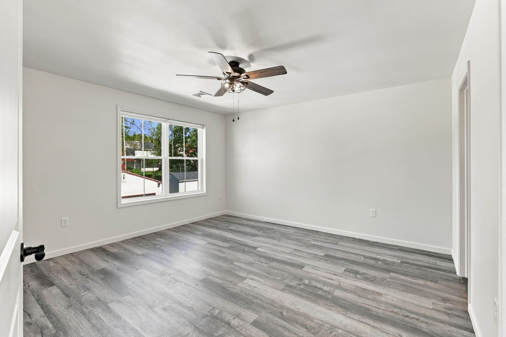 Columbia Apartment: 750 S 9th St