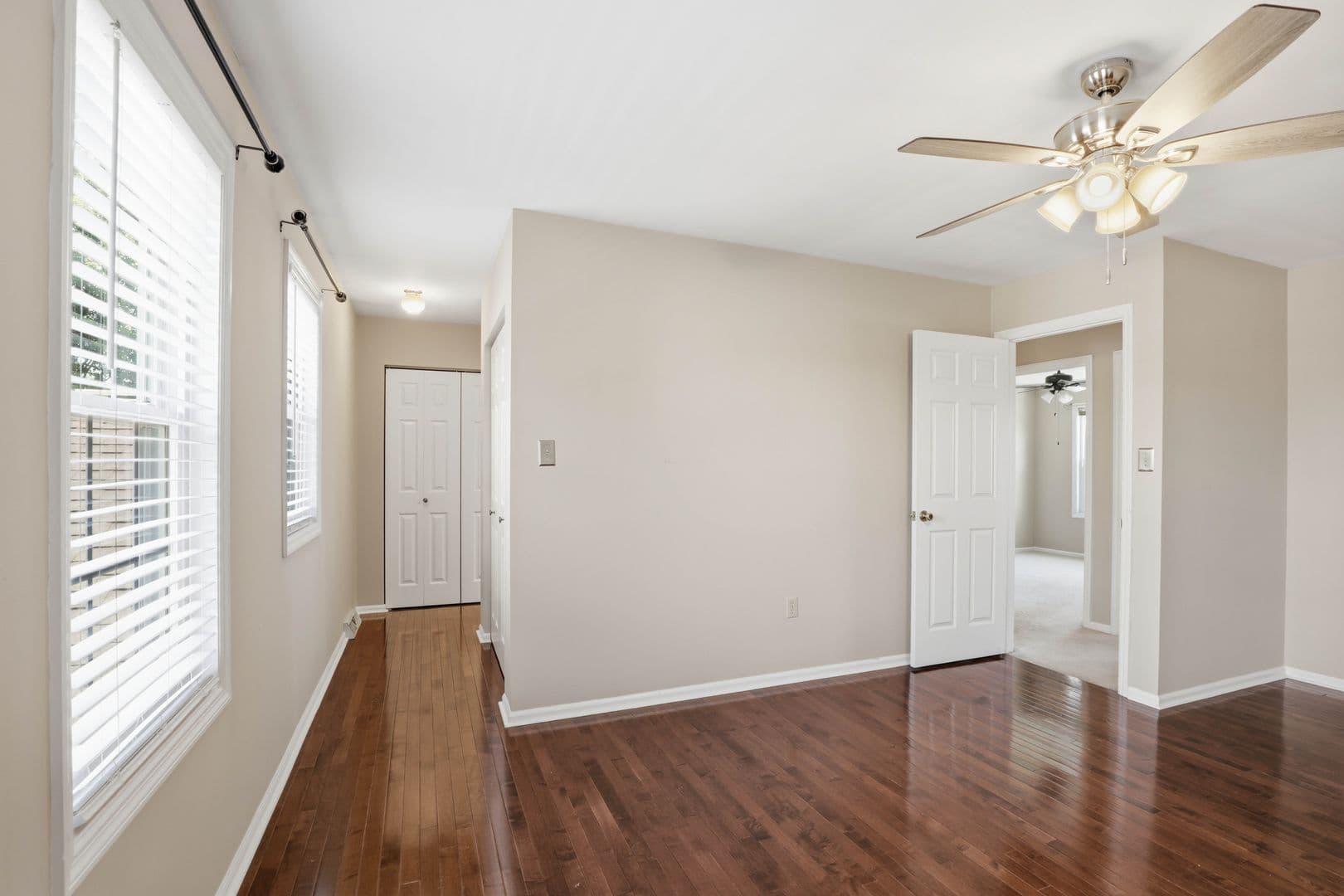 Lancaster House: 106 Spring Ridge Ct