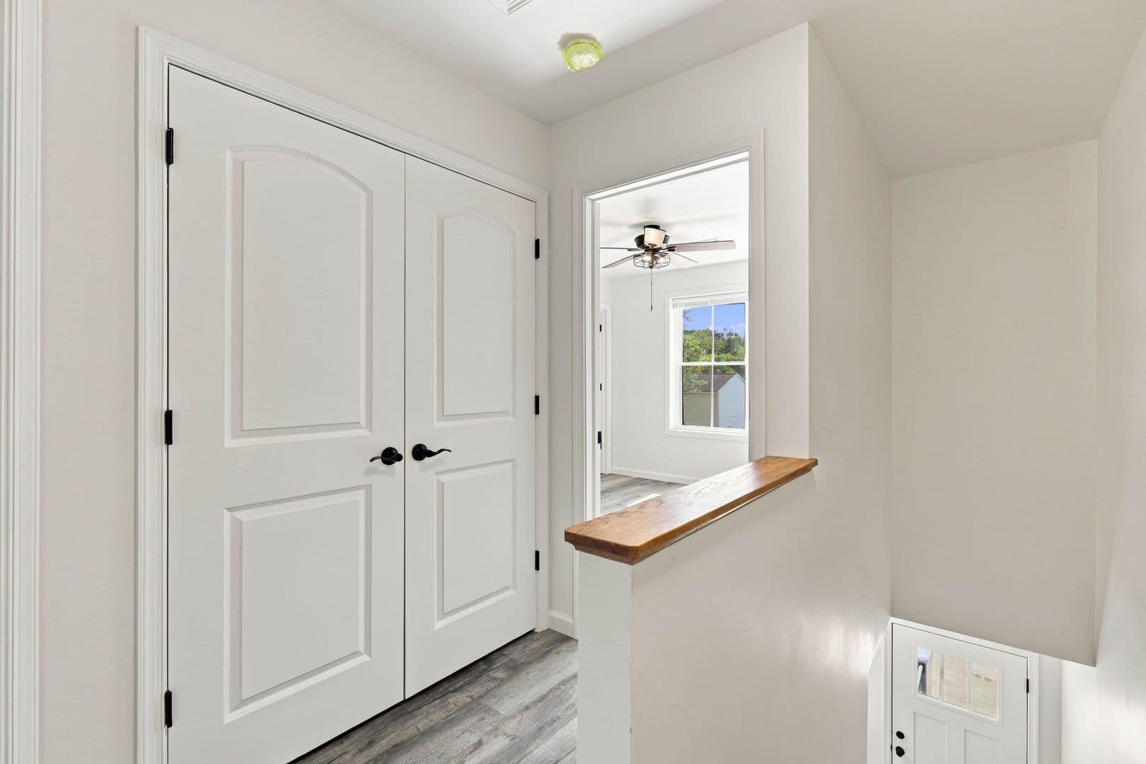 Columbia Apartment: 750 S 9th St