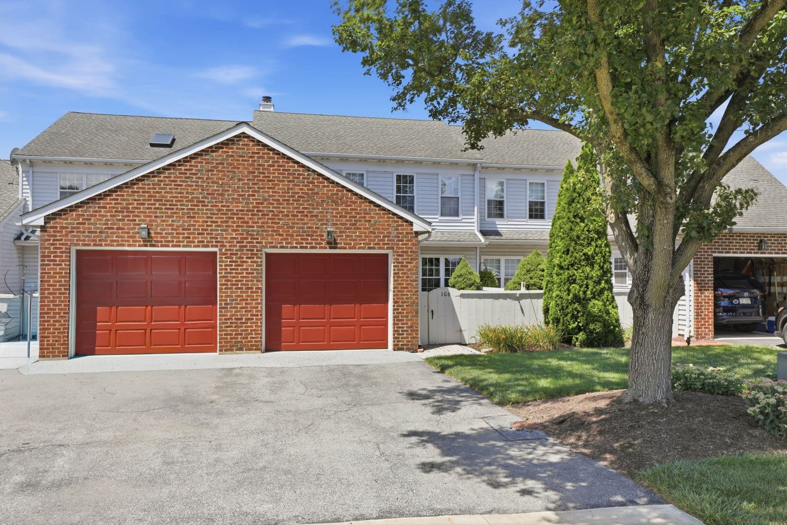 Lancaster House: 106 Spring Ridge Ct