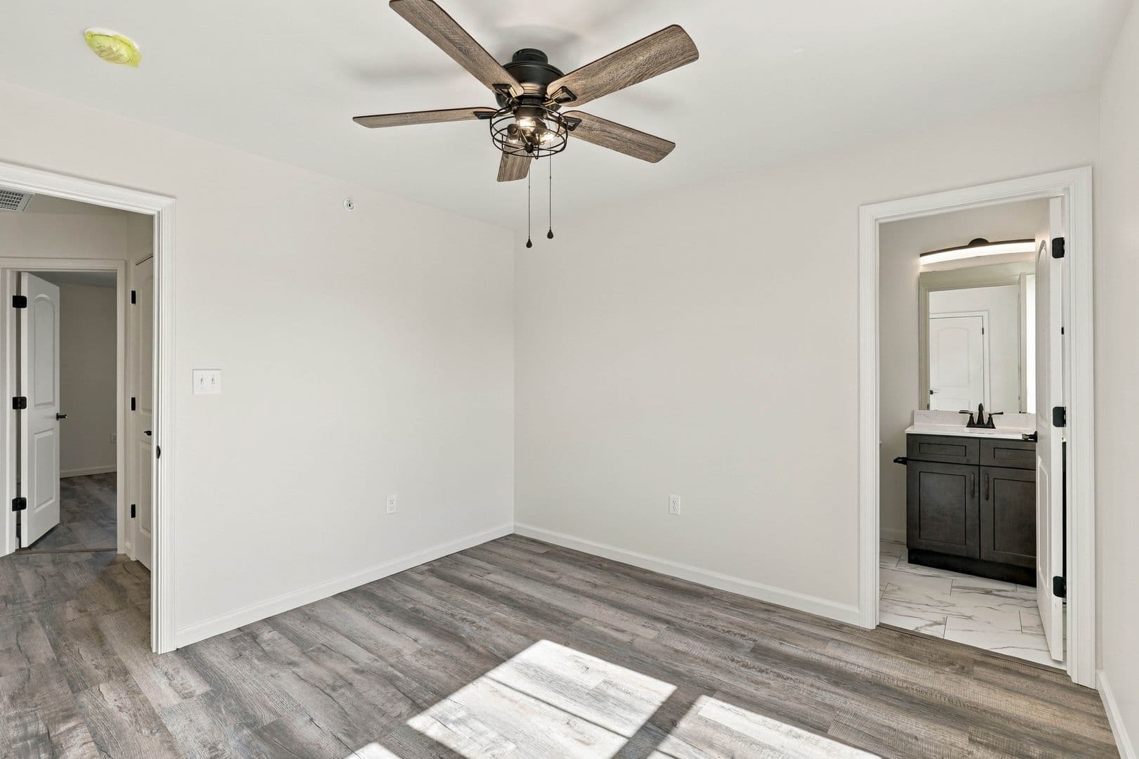 Columbia Apartment: 750 S 9th St