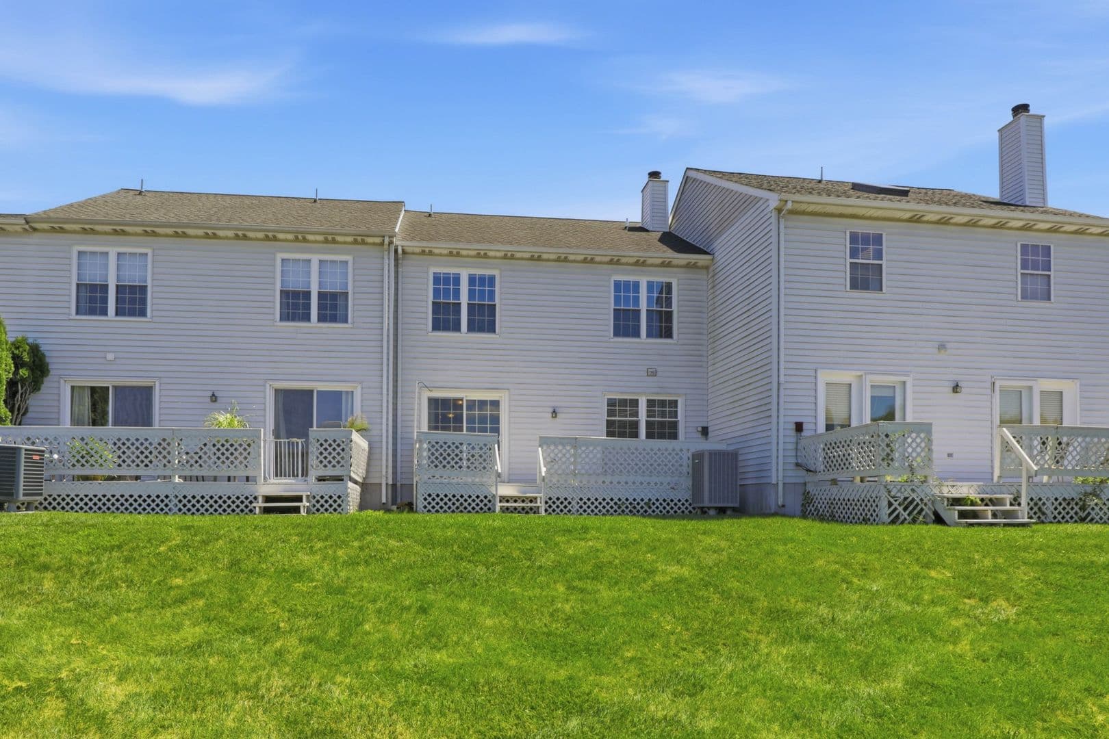 Lancaster House: 106 Spring Ridge Ct