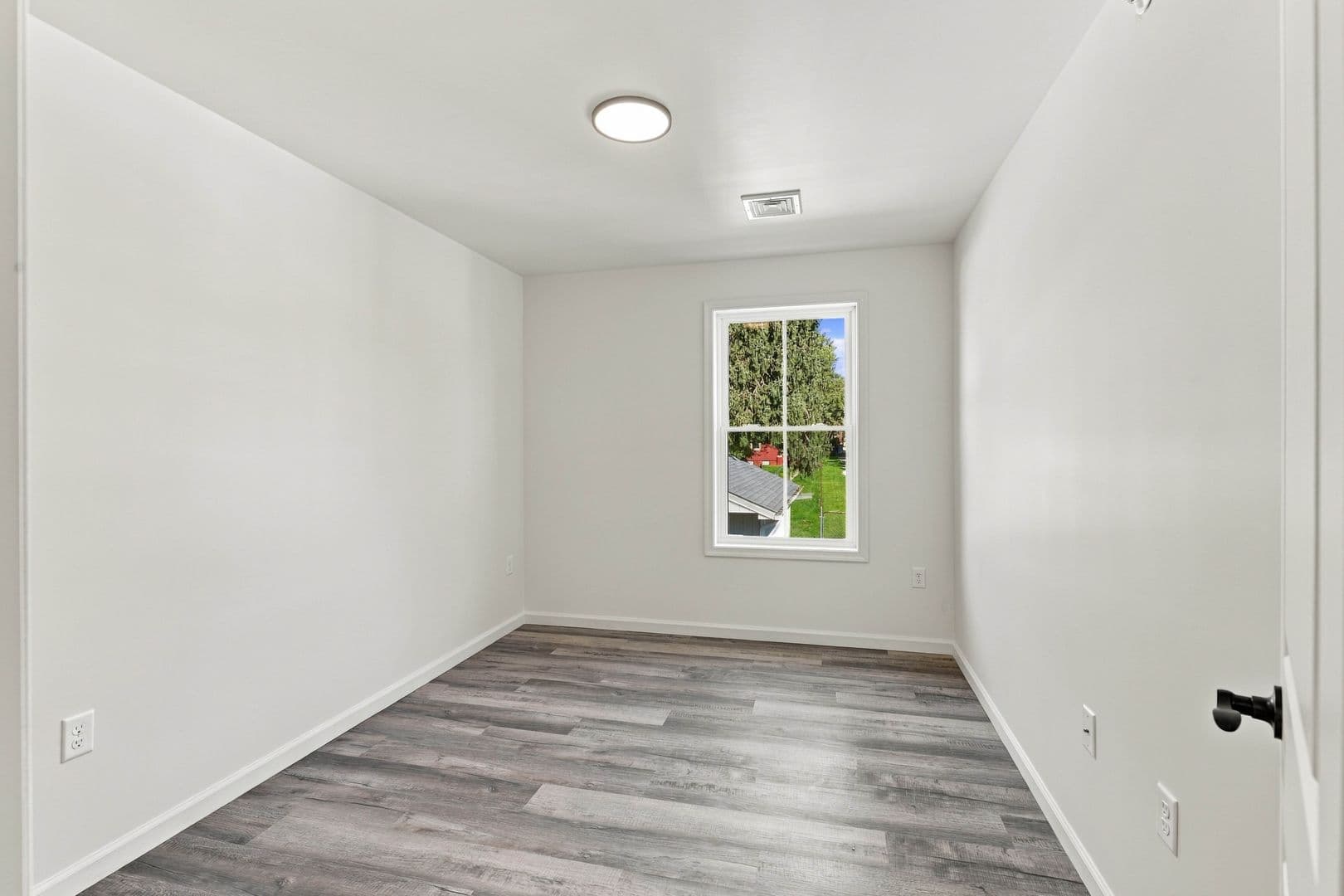 Columbia Apartment: 750 S 9th St