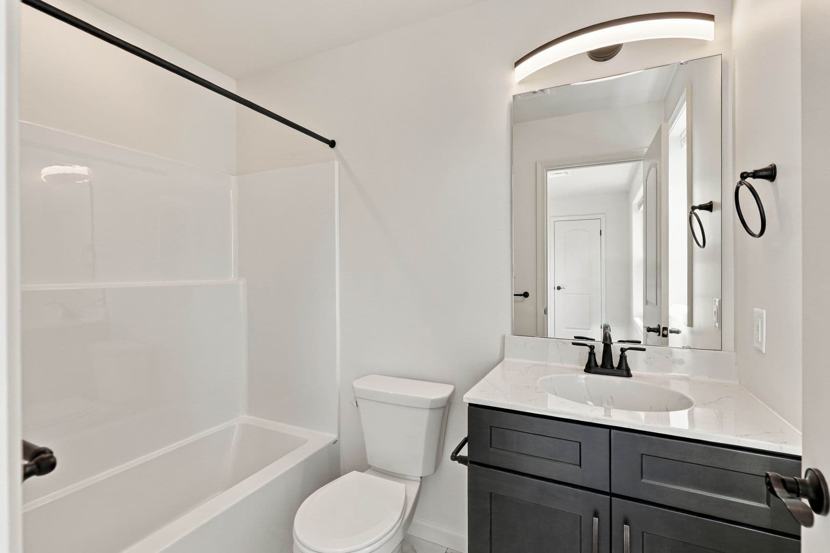 Columbia Apartment: 750 S 9th St