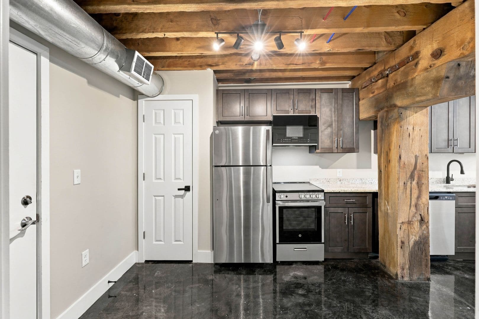 Lancaster Apartment: 227 N Prince St