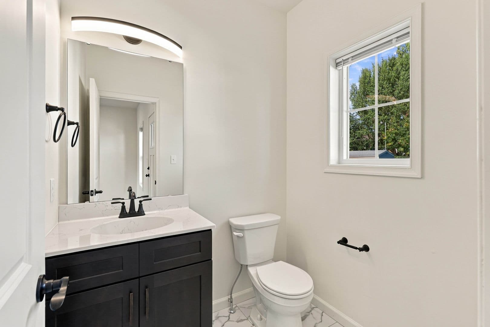 Columbia Apartment: 750 S 9th St