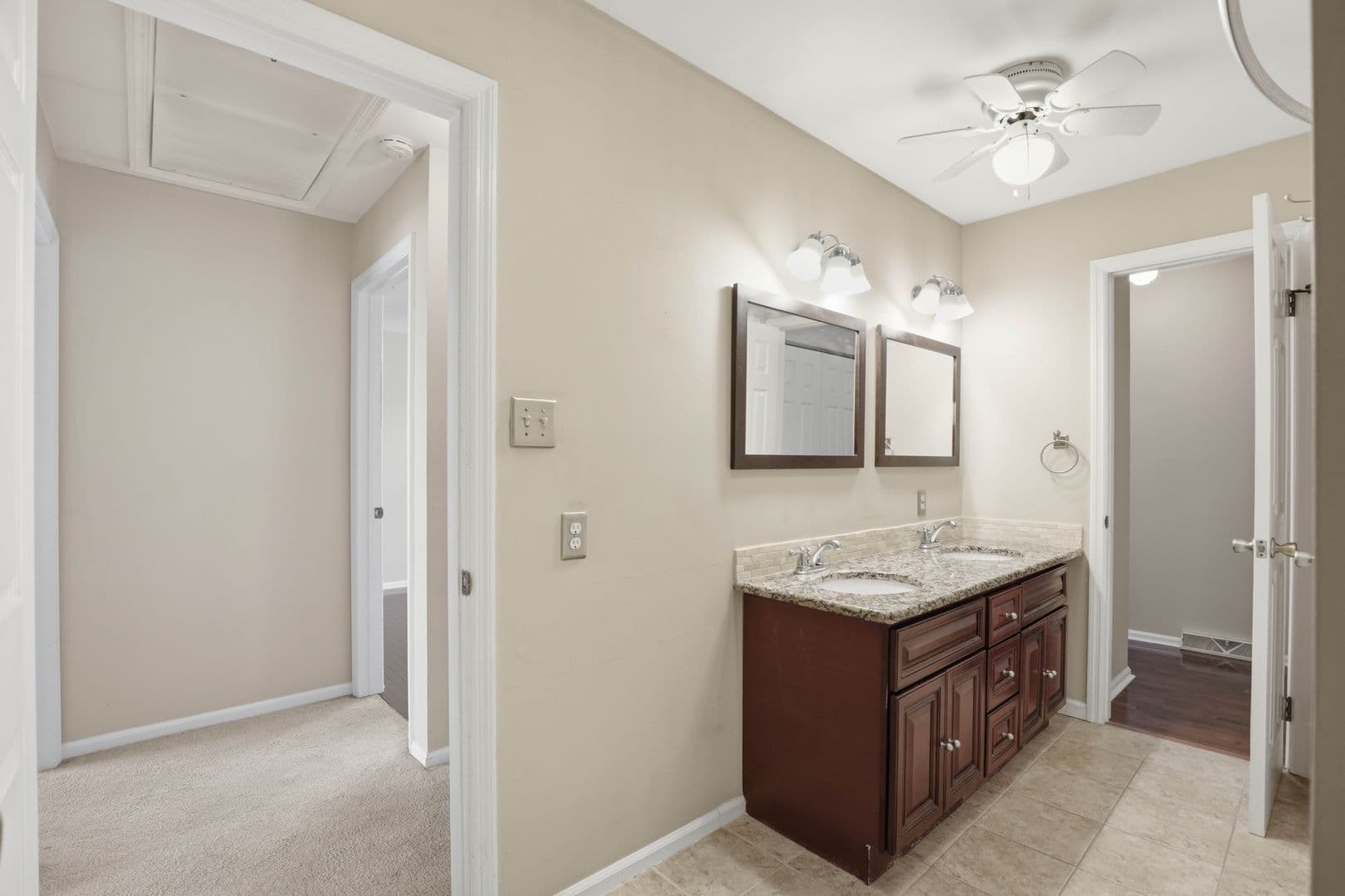 Lancaster House: 106 Spring Ridge Ct