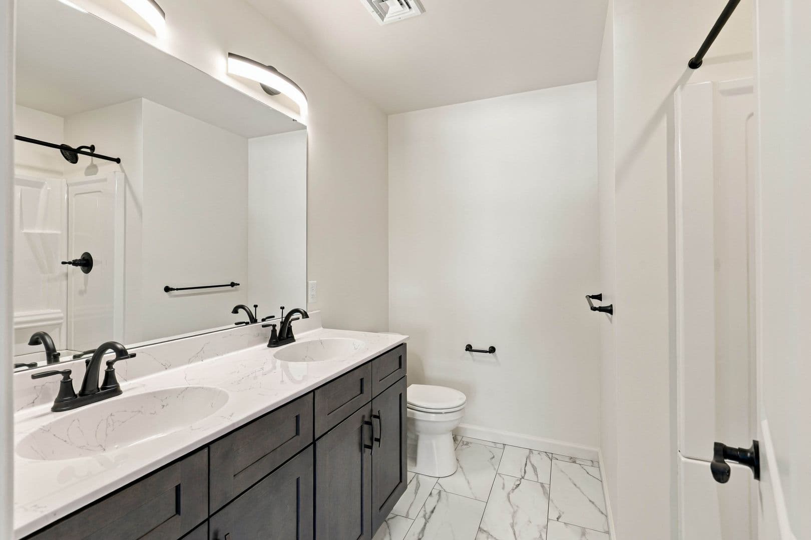 Columbia Apartment: 750 S 9th St