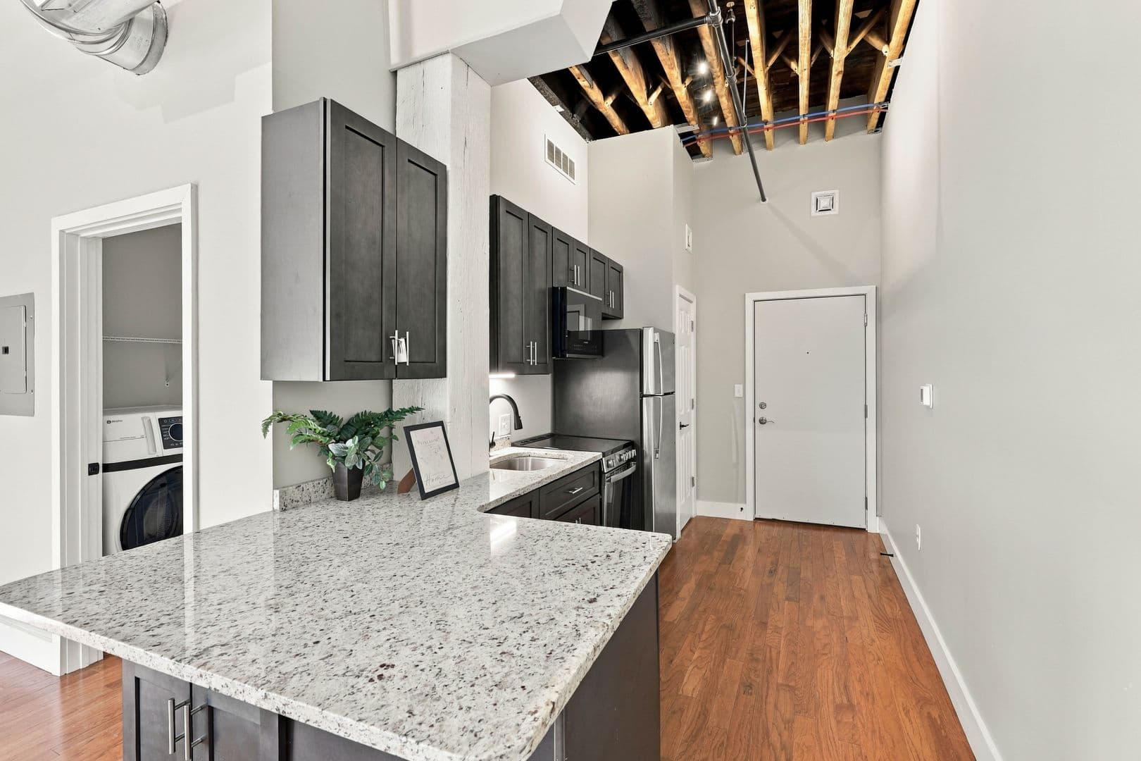 Lancaster Apartment: 227 N Prince St