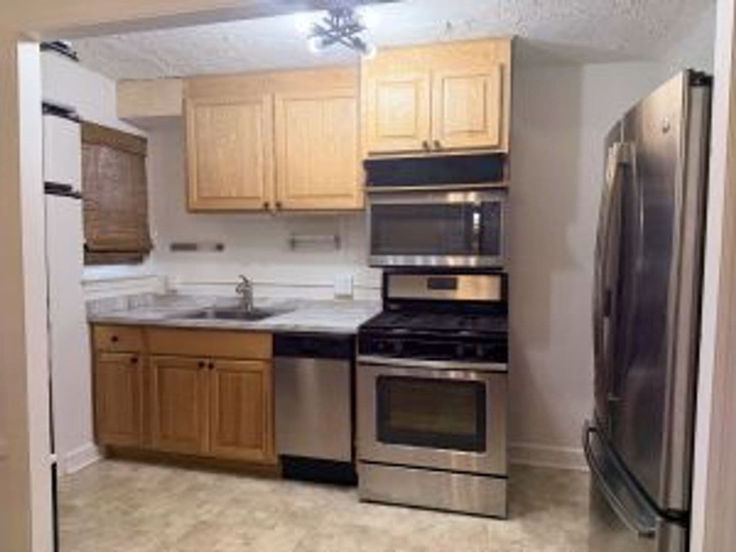 Lancaster House: 320 Atkins Ave