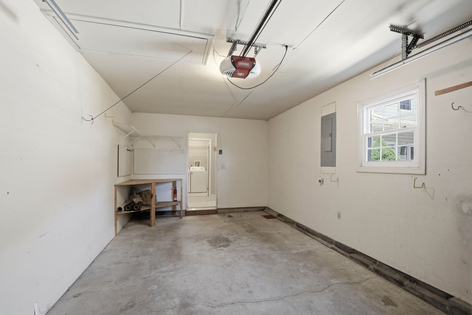 Lancaster House: 106 Spring Ridge Ct