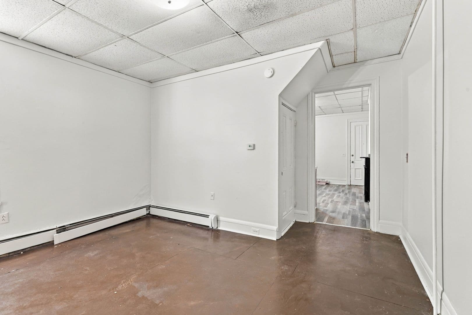 Columbia Apartment: 211-213 Locust St
