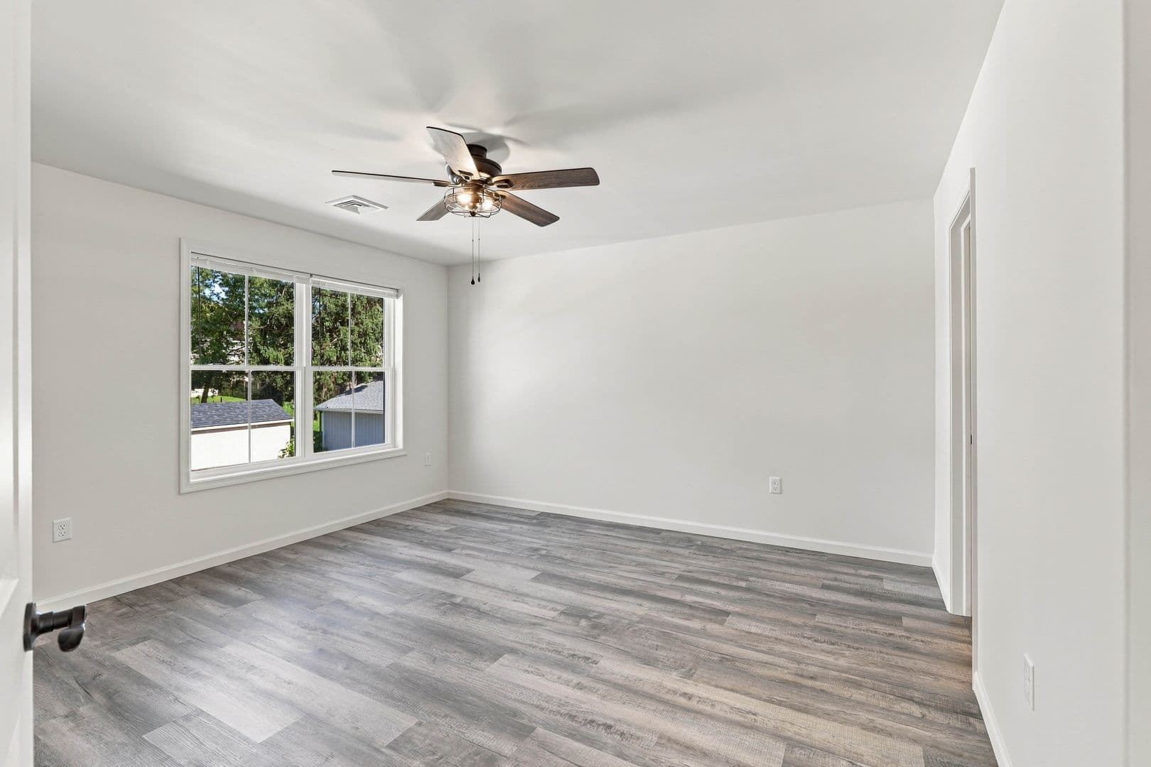 Columbia Apartment: 750 S 9th St