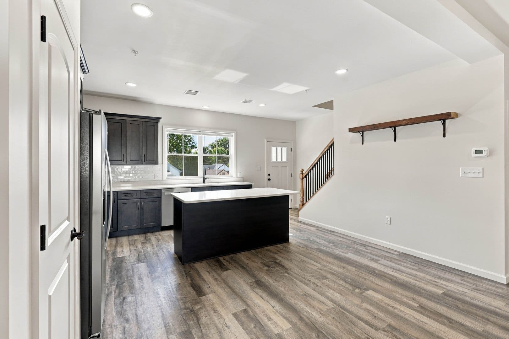 Columbia Apartment: 750 S 9th St