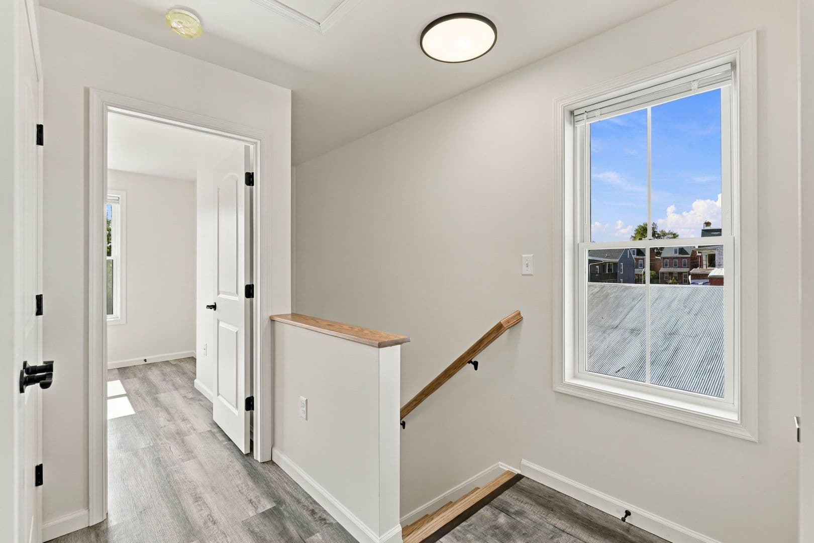 Columbia Apartment: 750 S 9th St