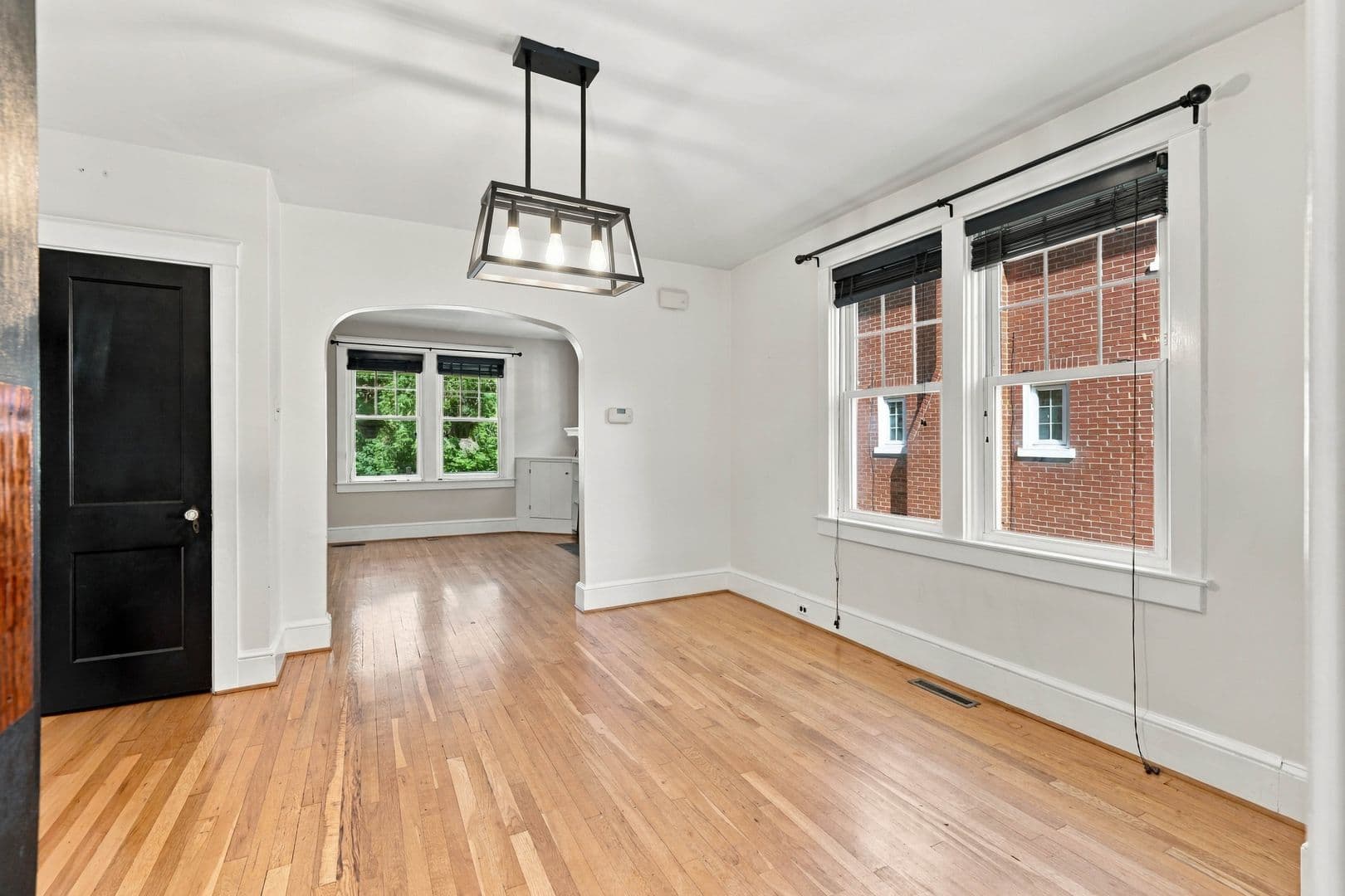 Lancaster House: 846 Pleasure Rd