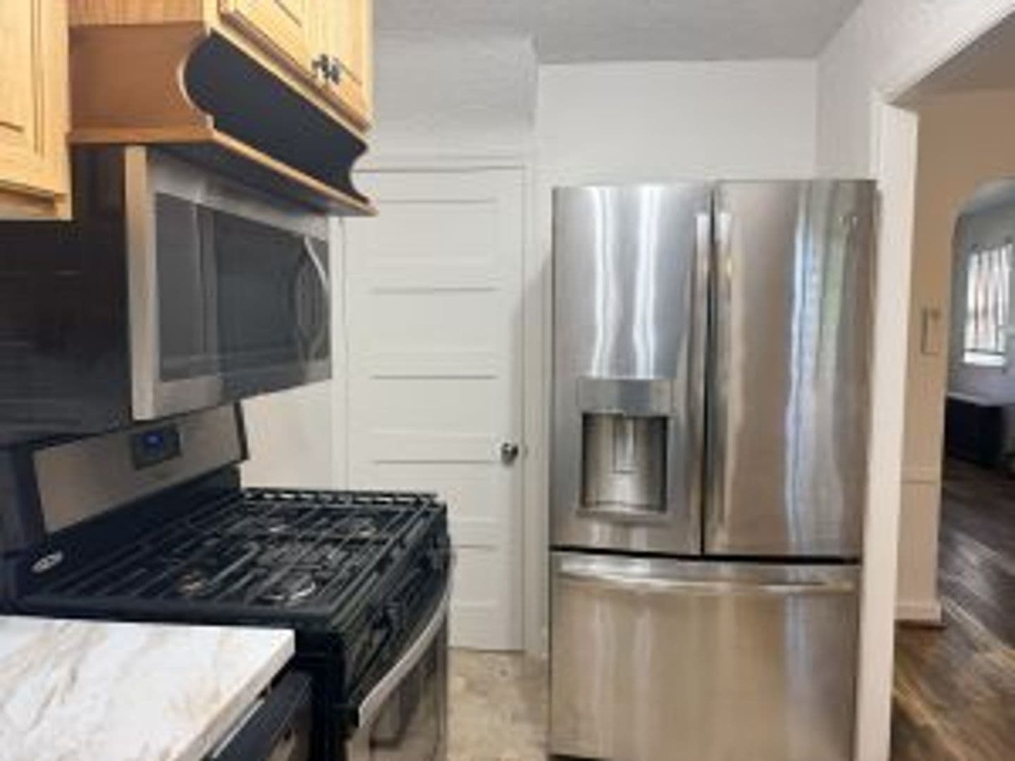 Lancaster House: 320 Atkins Ave