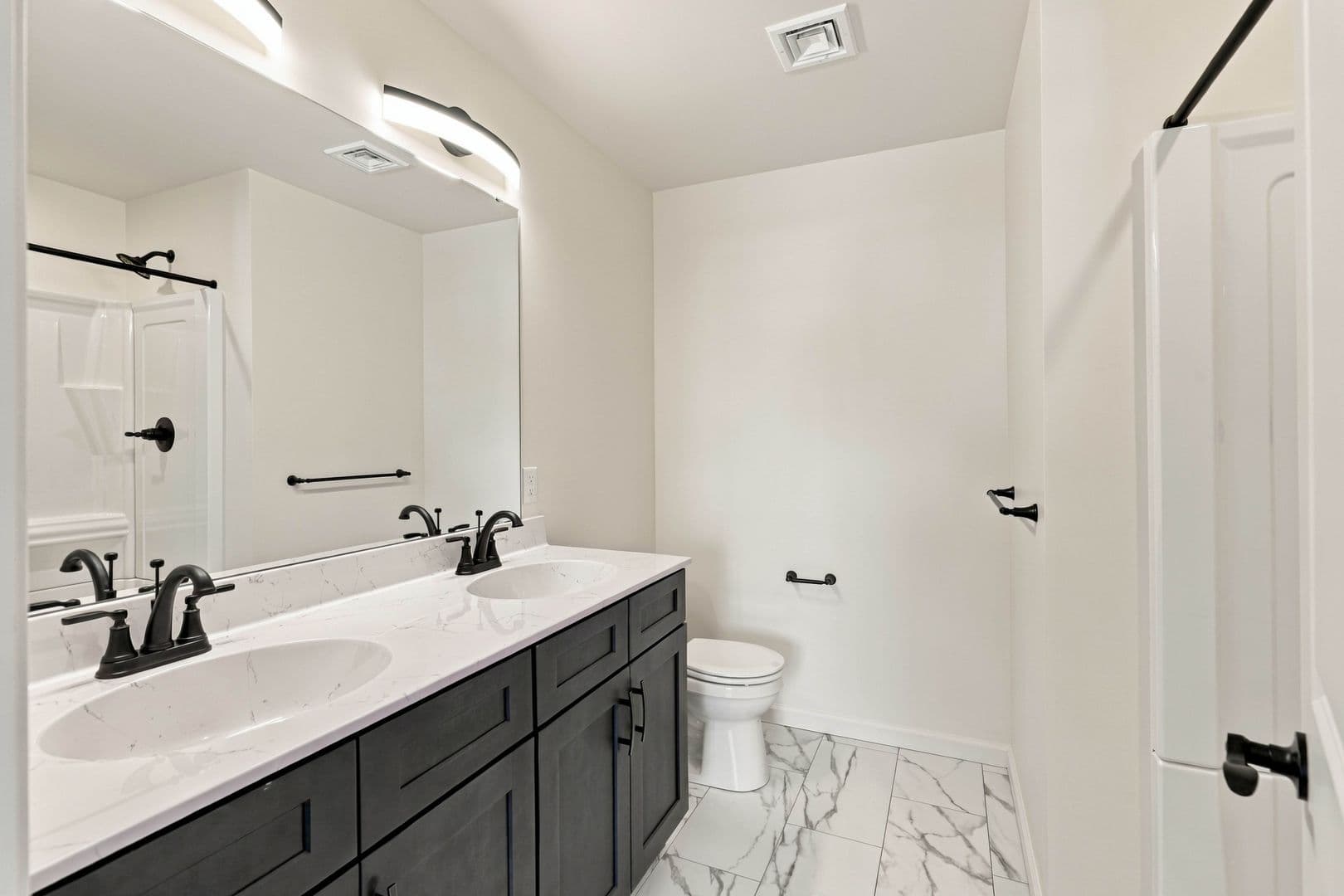 Columbia Apartment: 750 S 9th St