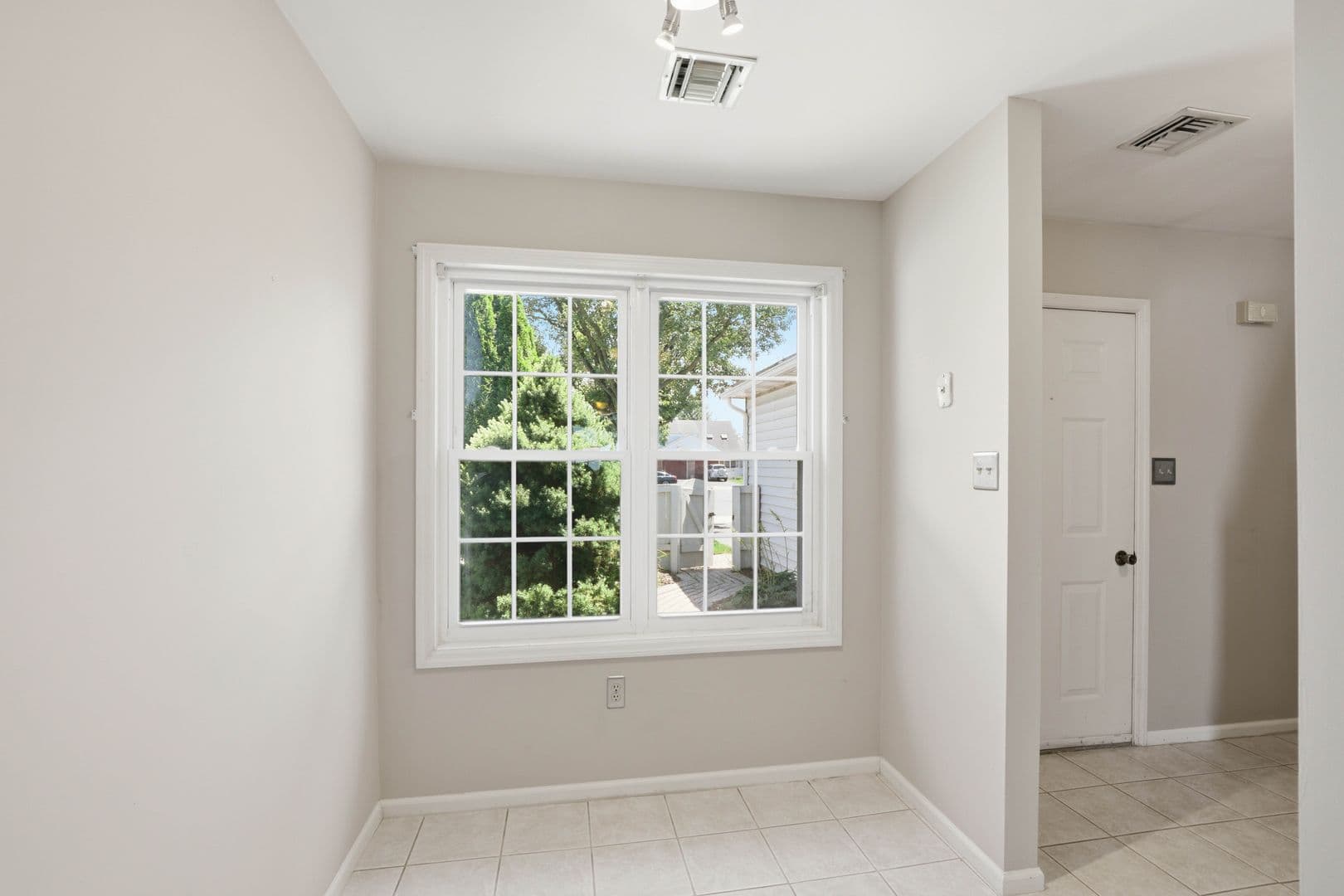 Lancaster House: 106 Spring Ridge Ct
