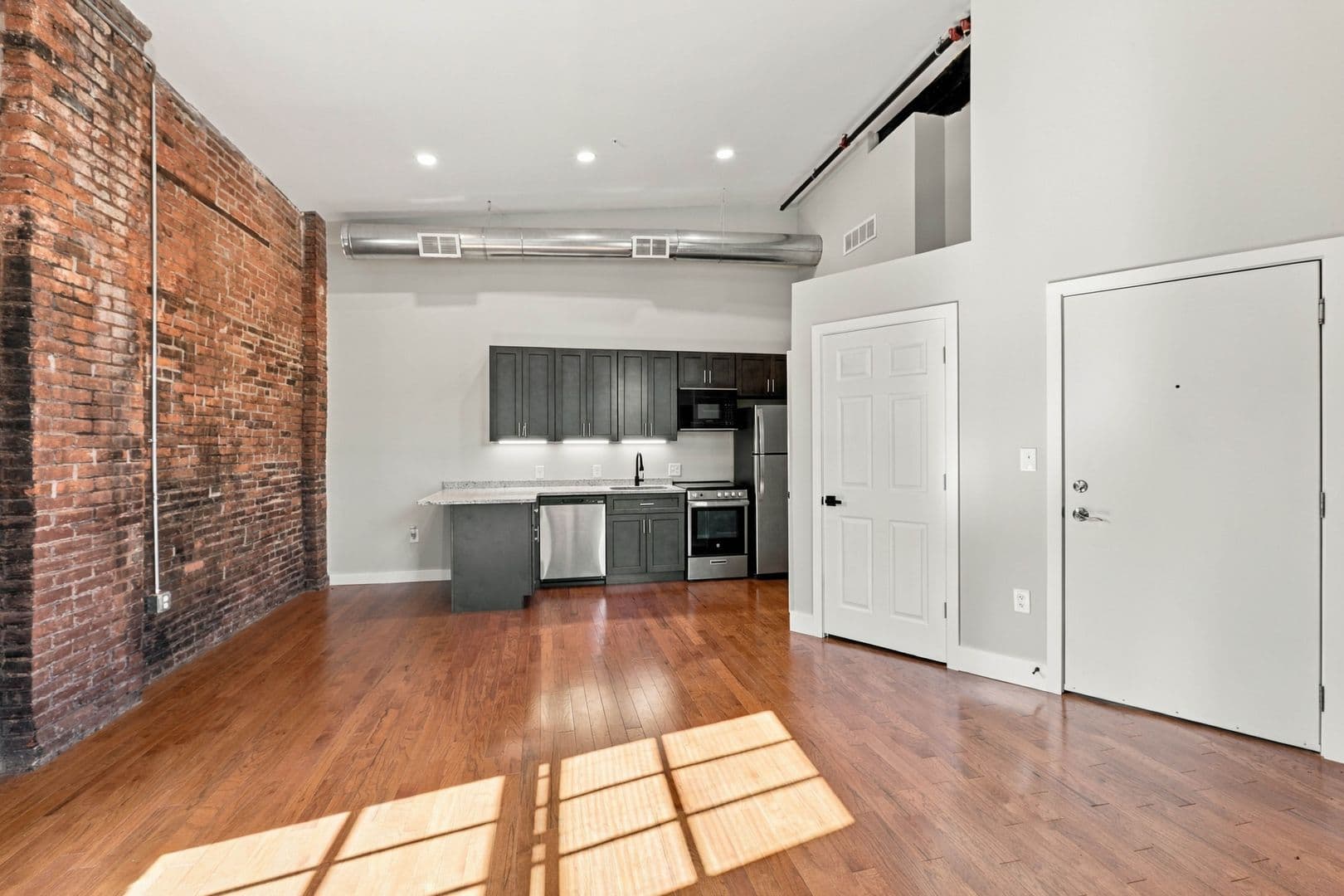 Lancaster Apartment: 227 N Prince St