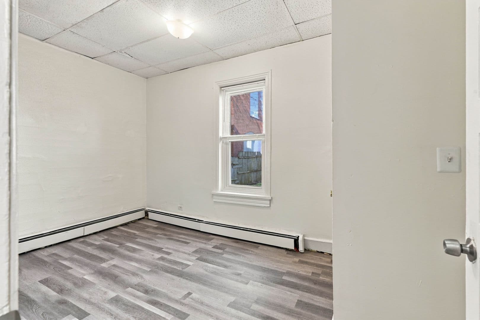 Columbia Apartment: 211-213 Locust St