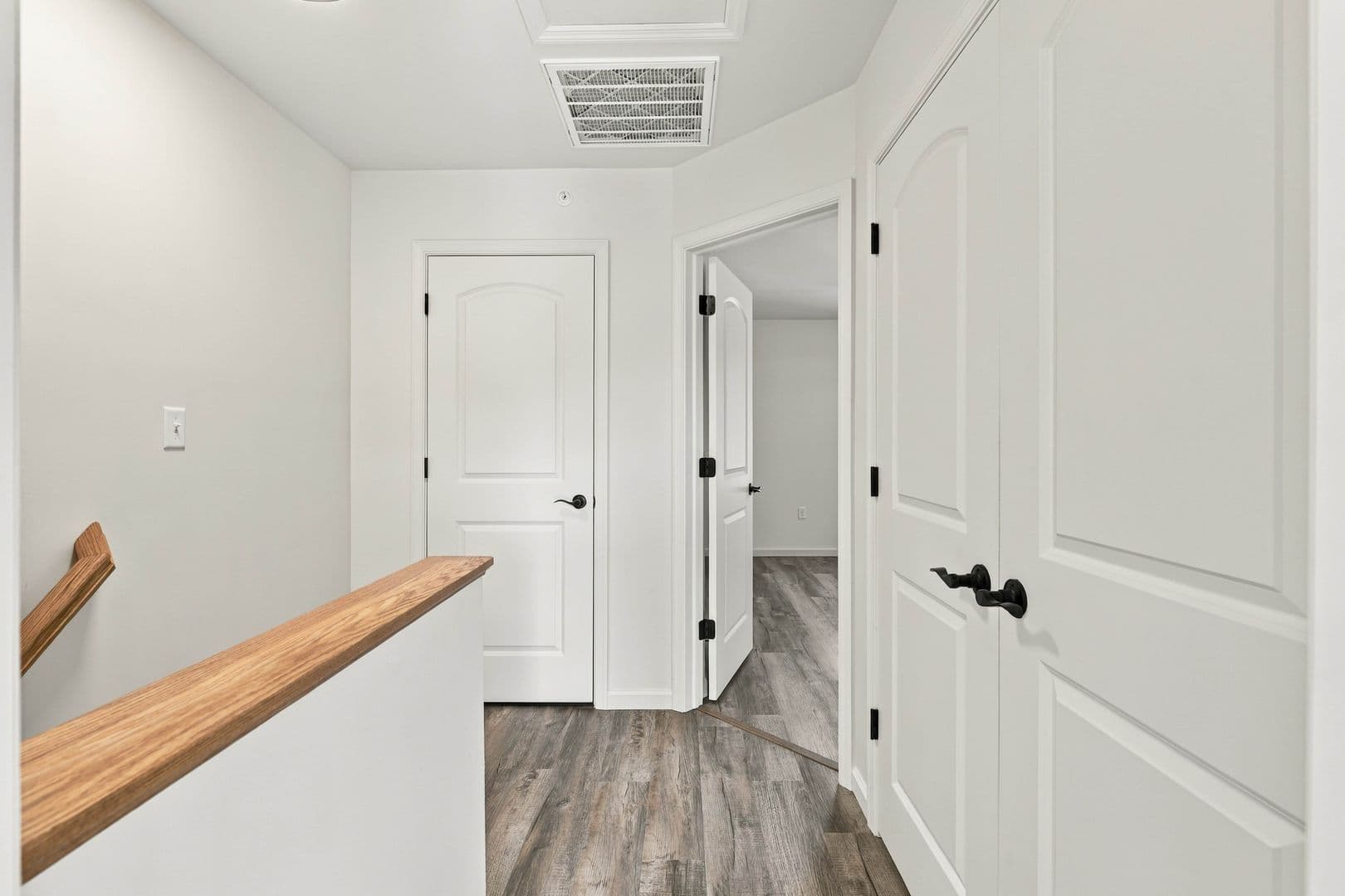 Columbia Apartment: 750 S 9th St