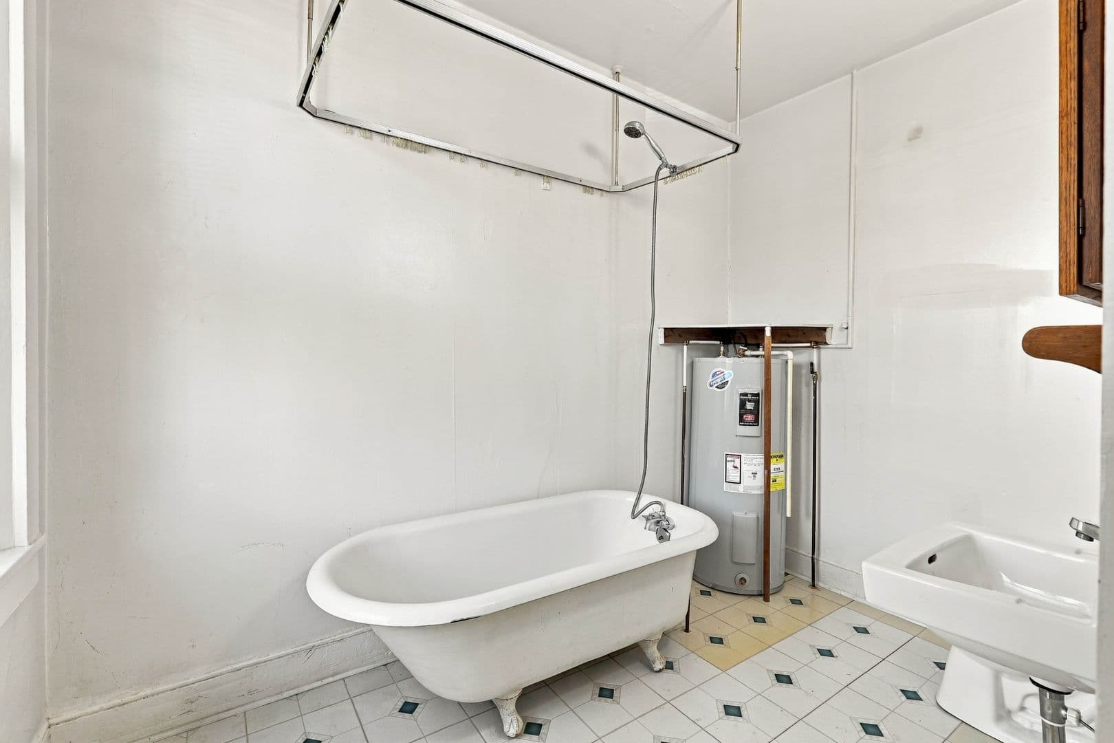 Lancaster Apartment: 339-341  N Mulberry St