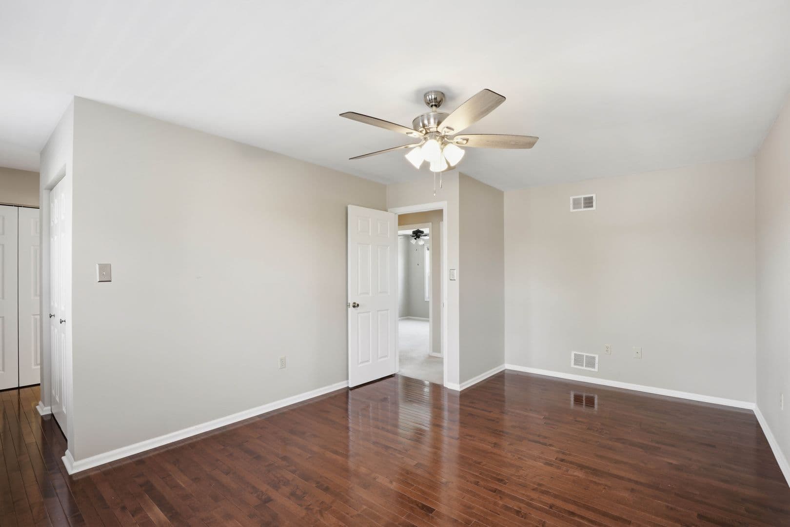 Lancaster House: 106 Spring Ridge Ct