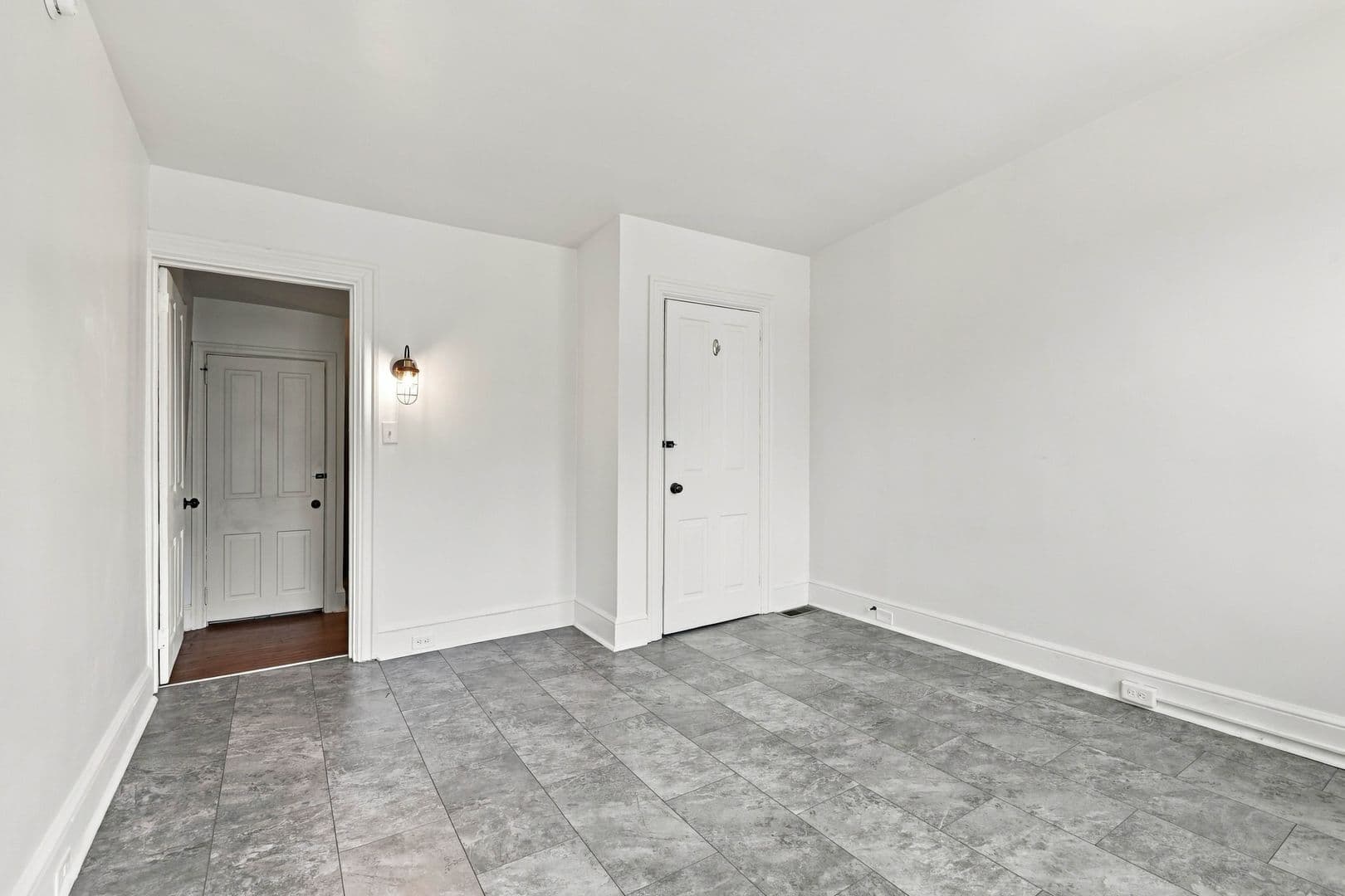 Lancaster House: 304 N Mulberry St