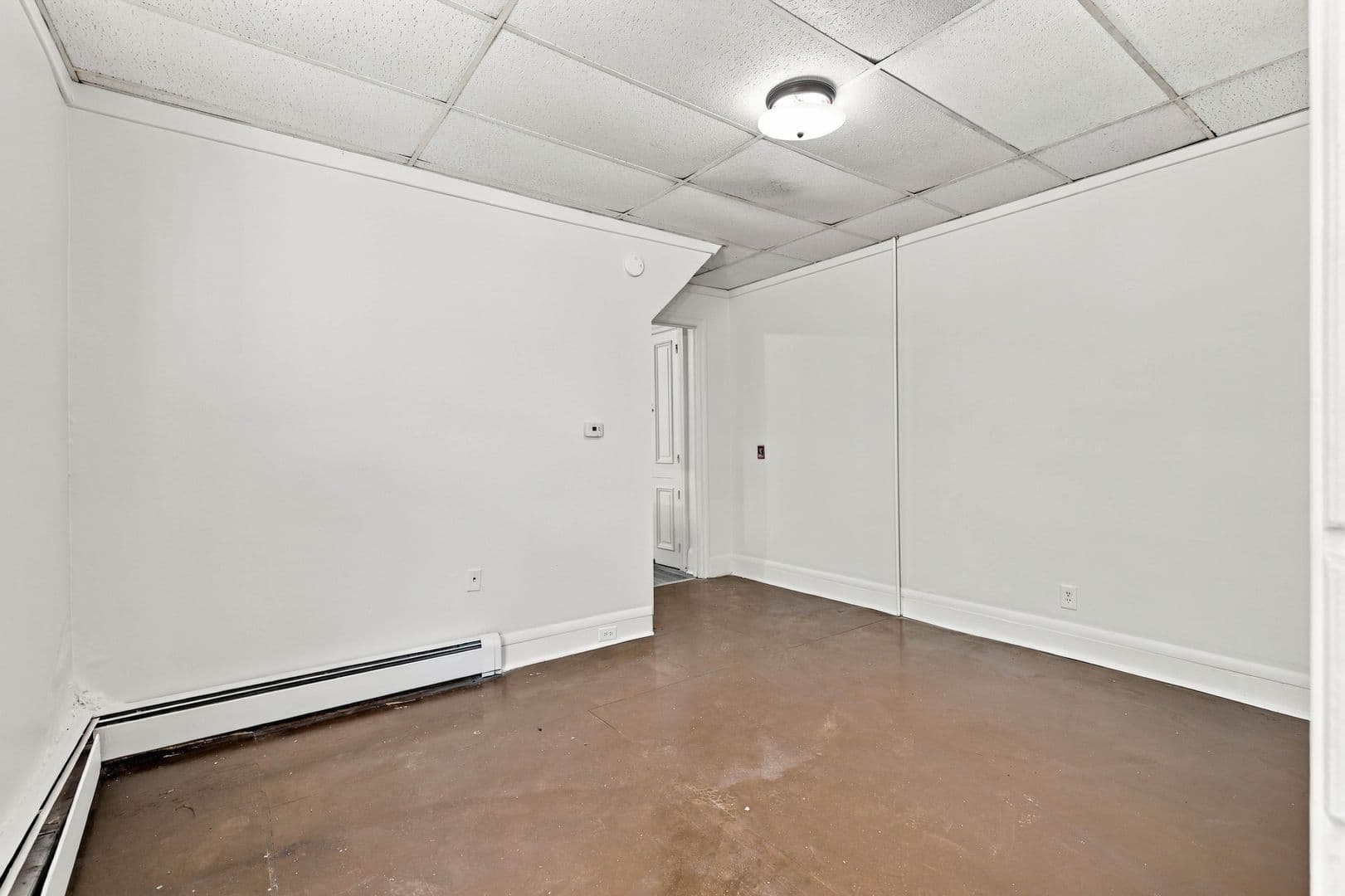 Columbia Apartment: 211-213 Locust St