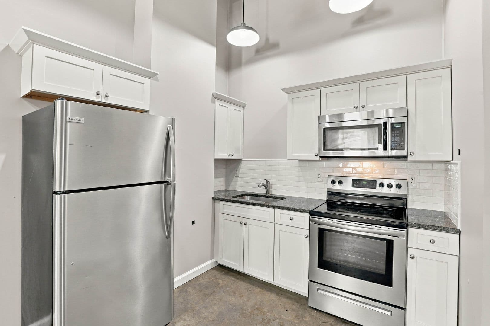 Lancaster Apartment: 283 E Madison Street