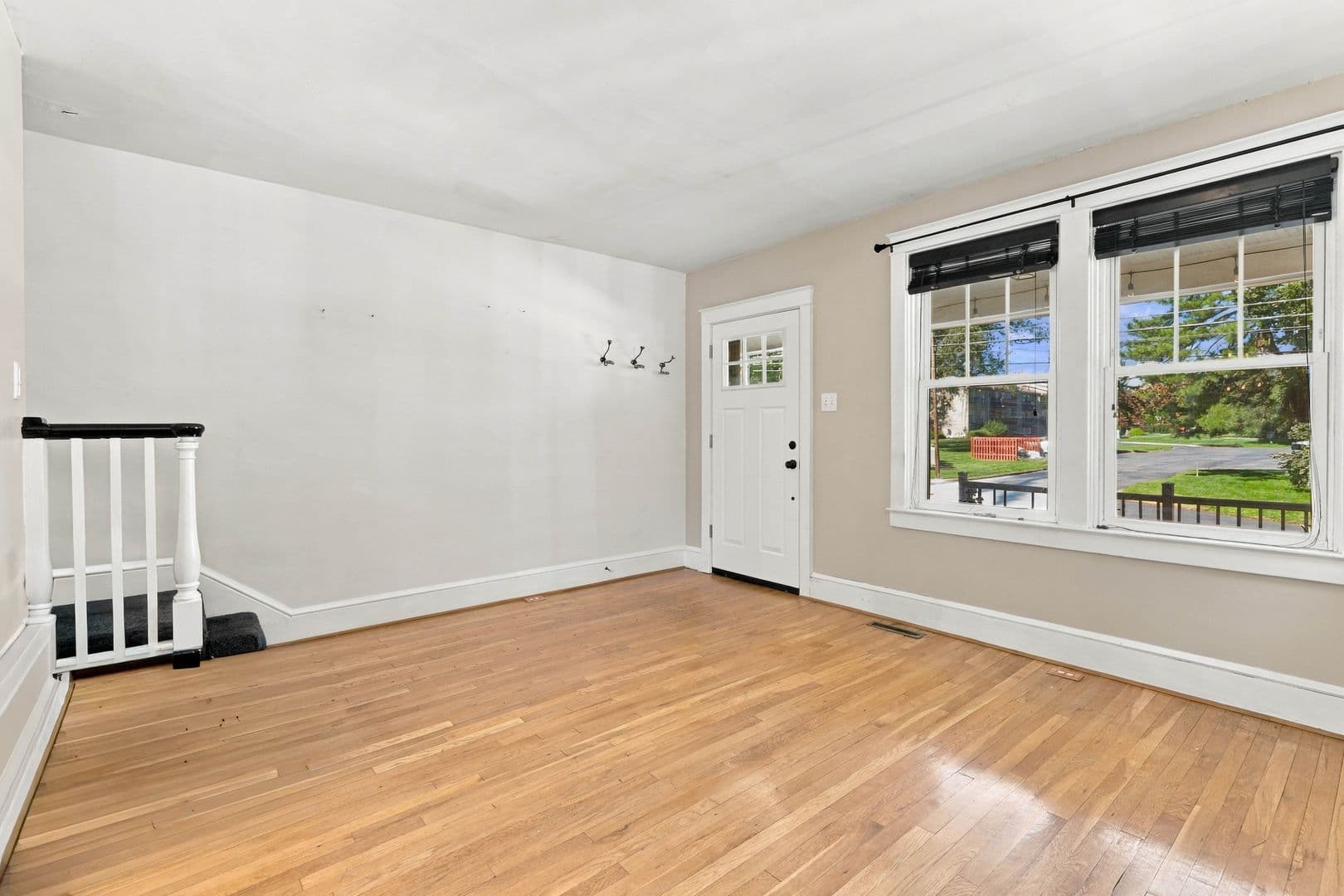 Lancaster House: 846 Pleasure Rd