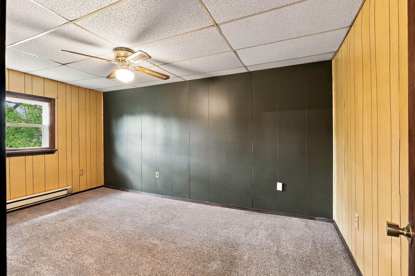 Lancaster Apartment: 2137 Old Philadelphia Pike