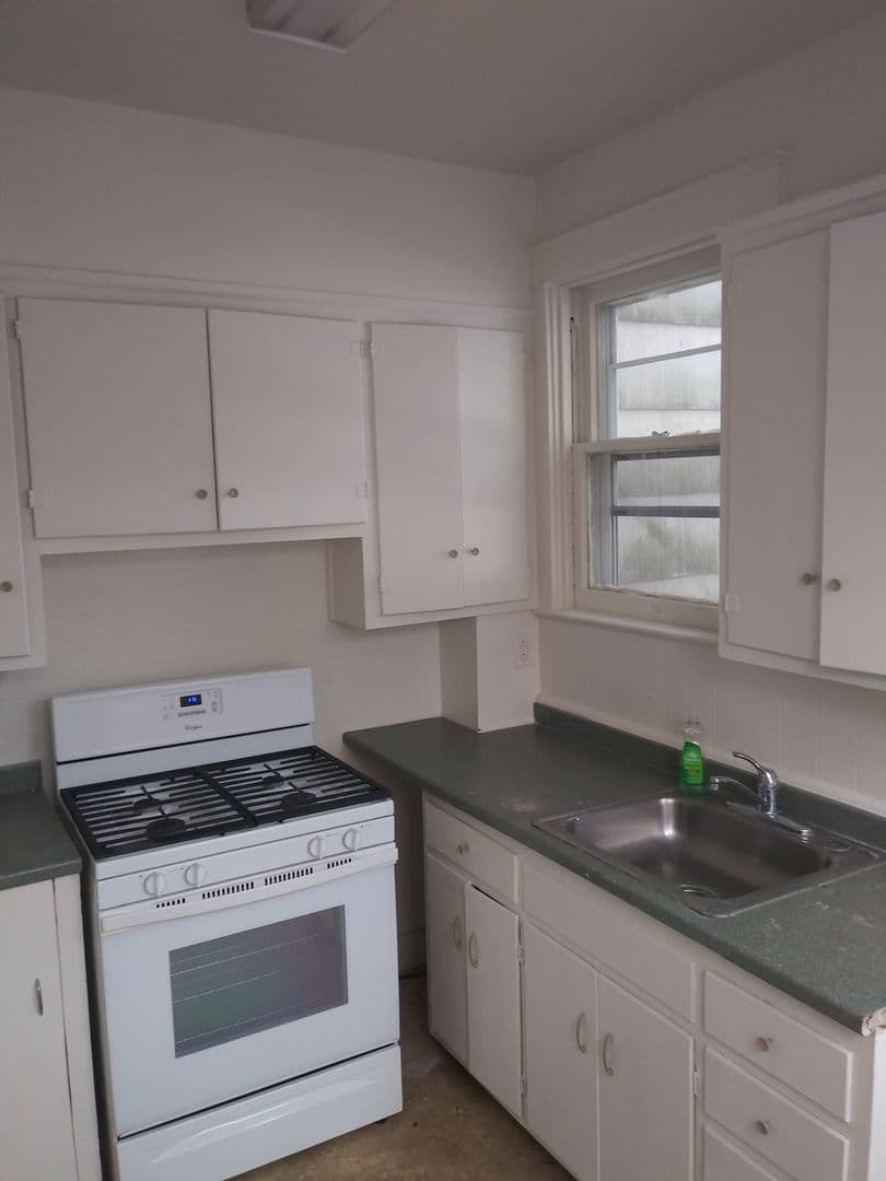 Lancaster Apartment: 525 E End Ave