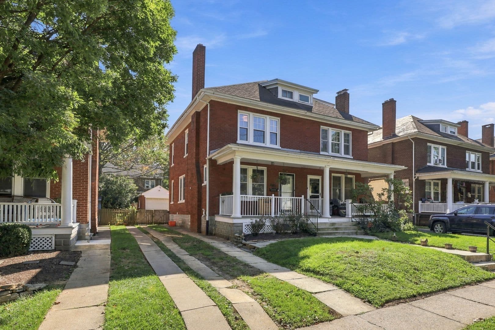 Lancaster House: 846 Pleasure Rd