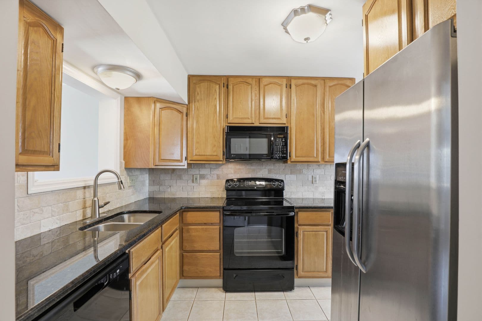 Lancaster House: 106 Spring Ridge Ct