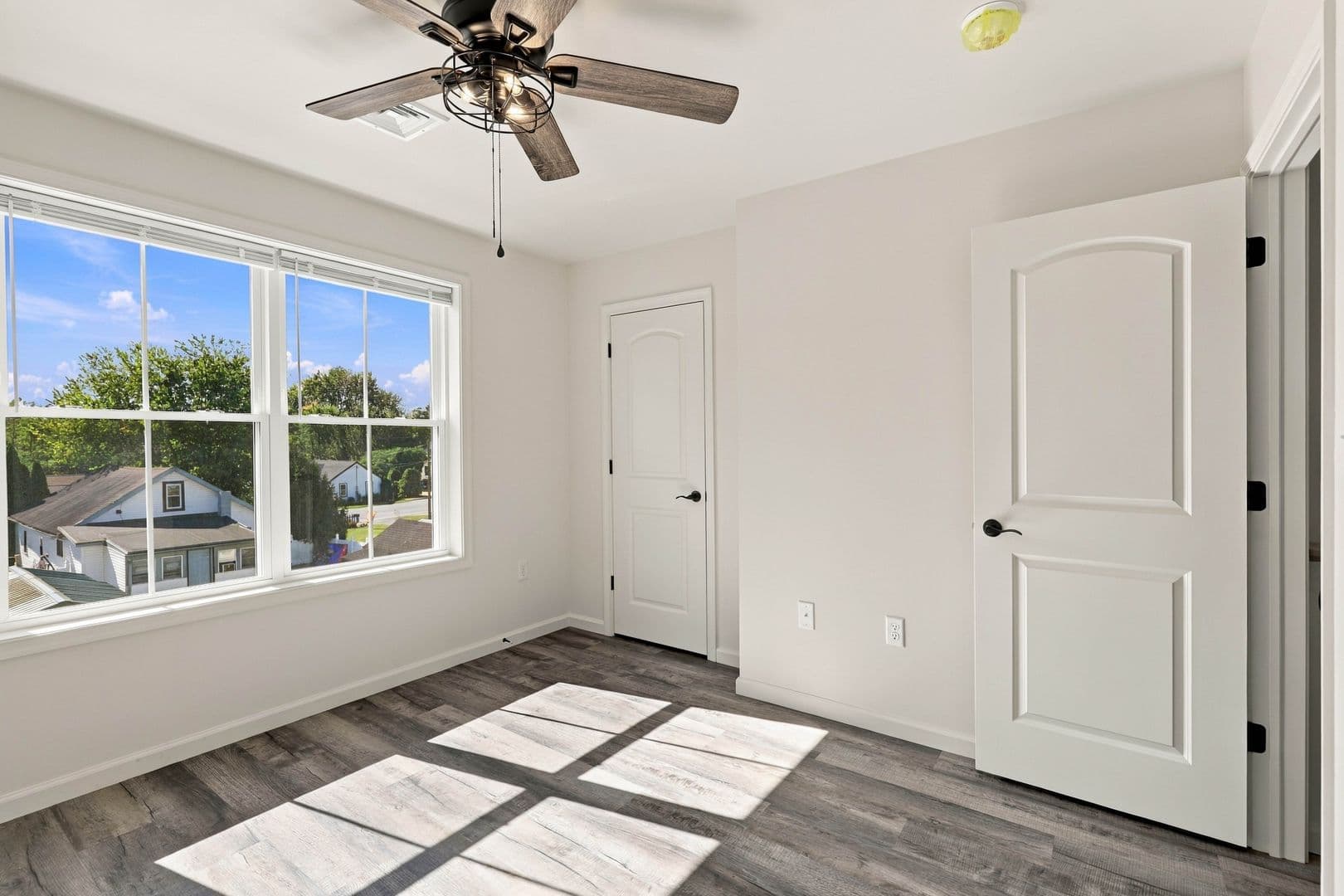 Columbia Apartment: 750 S 9th St
