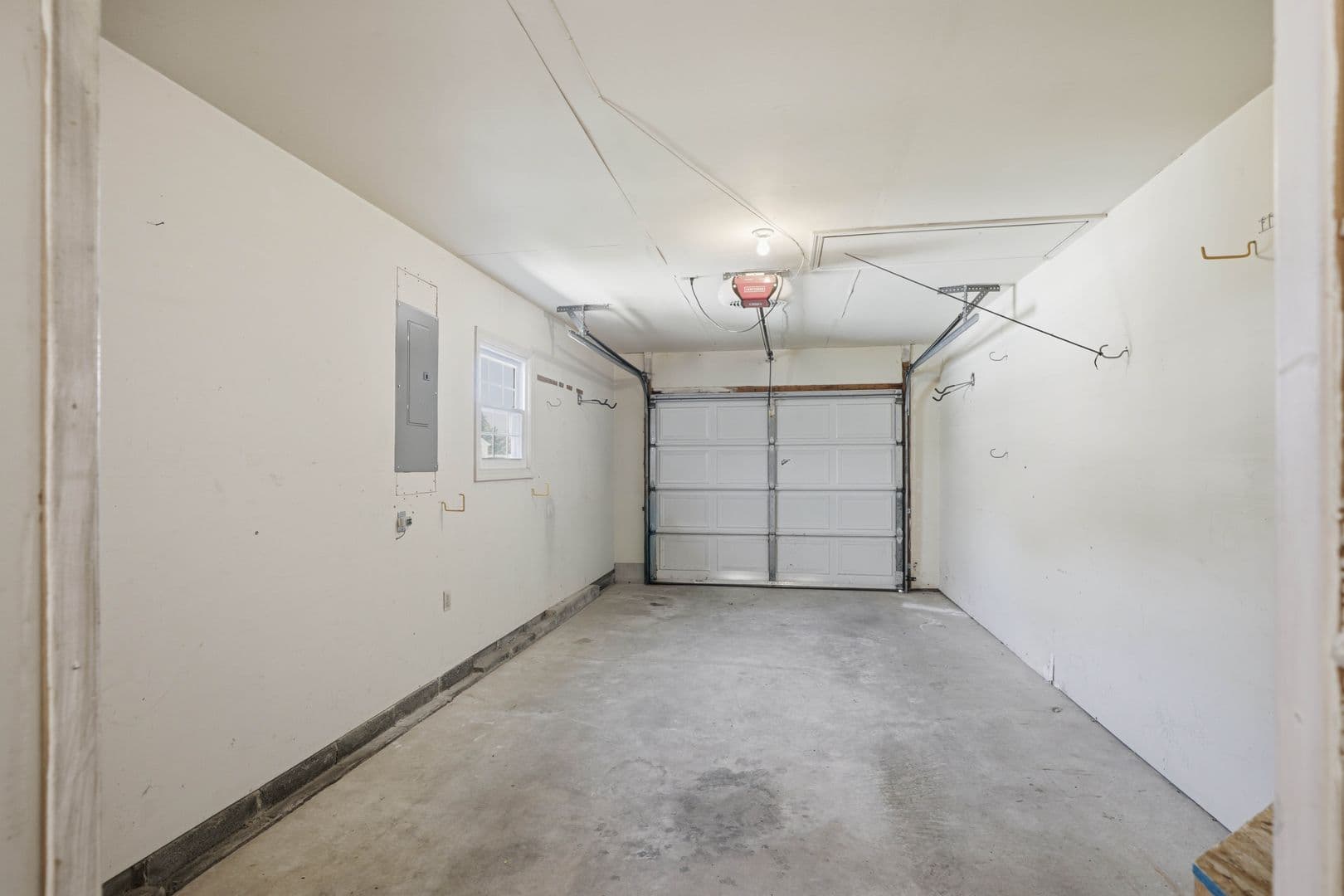 Lancaster House: 106 Spring Ridge Ct