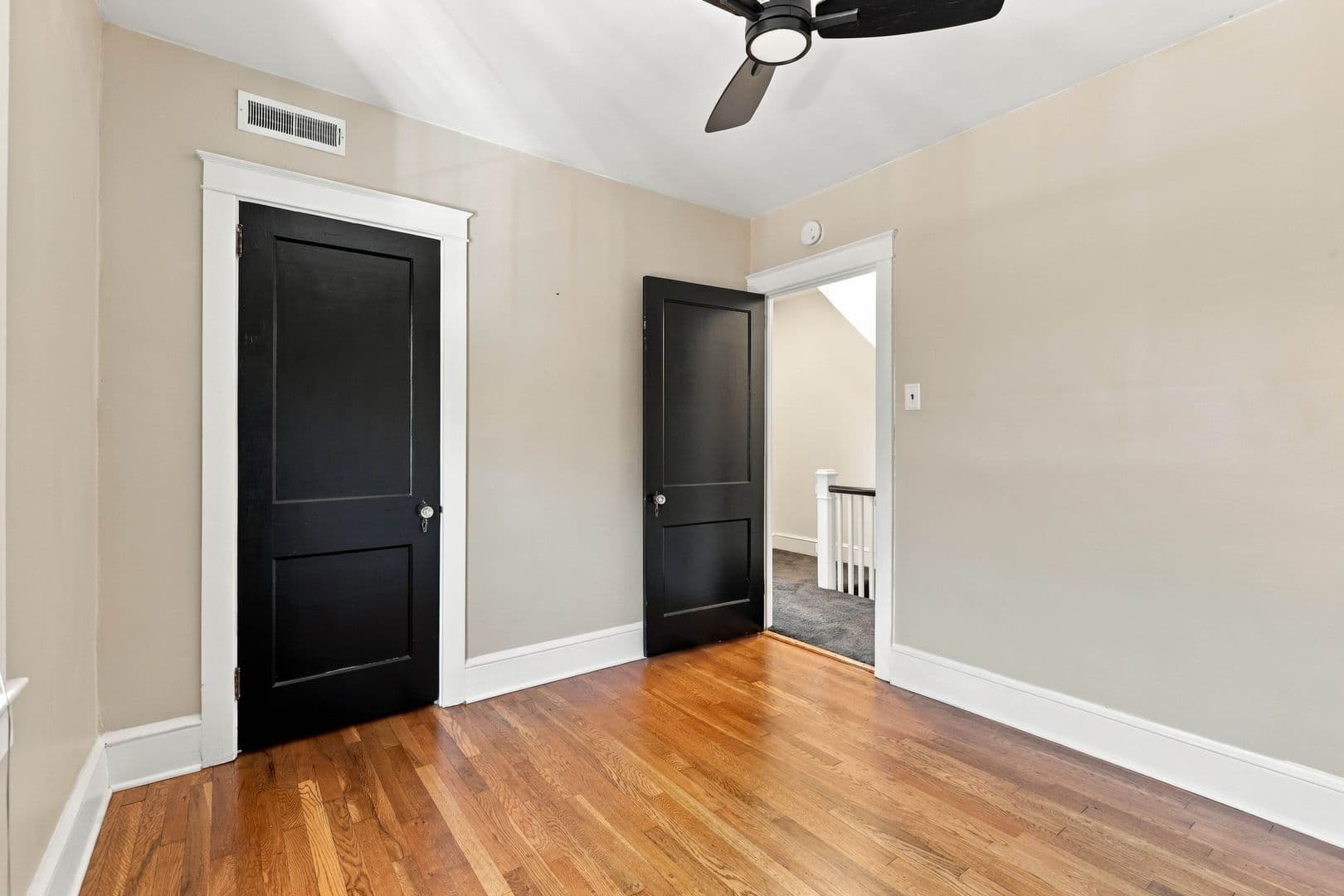 Lancaster House: 846 Pleasure Rd