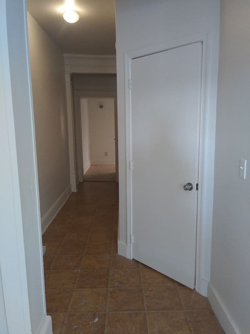 Lancaster Apartment: 525 E End Ave