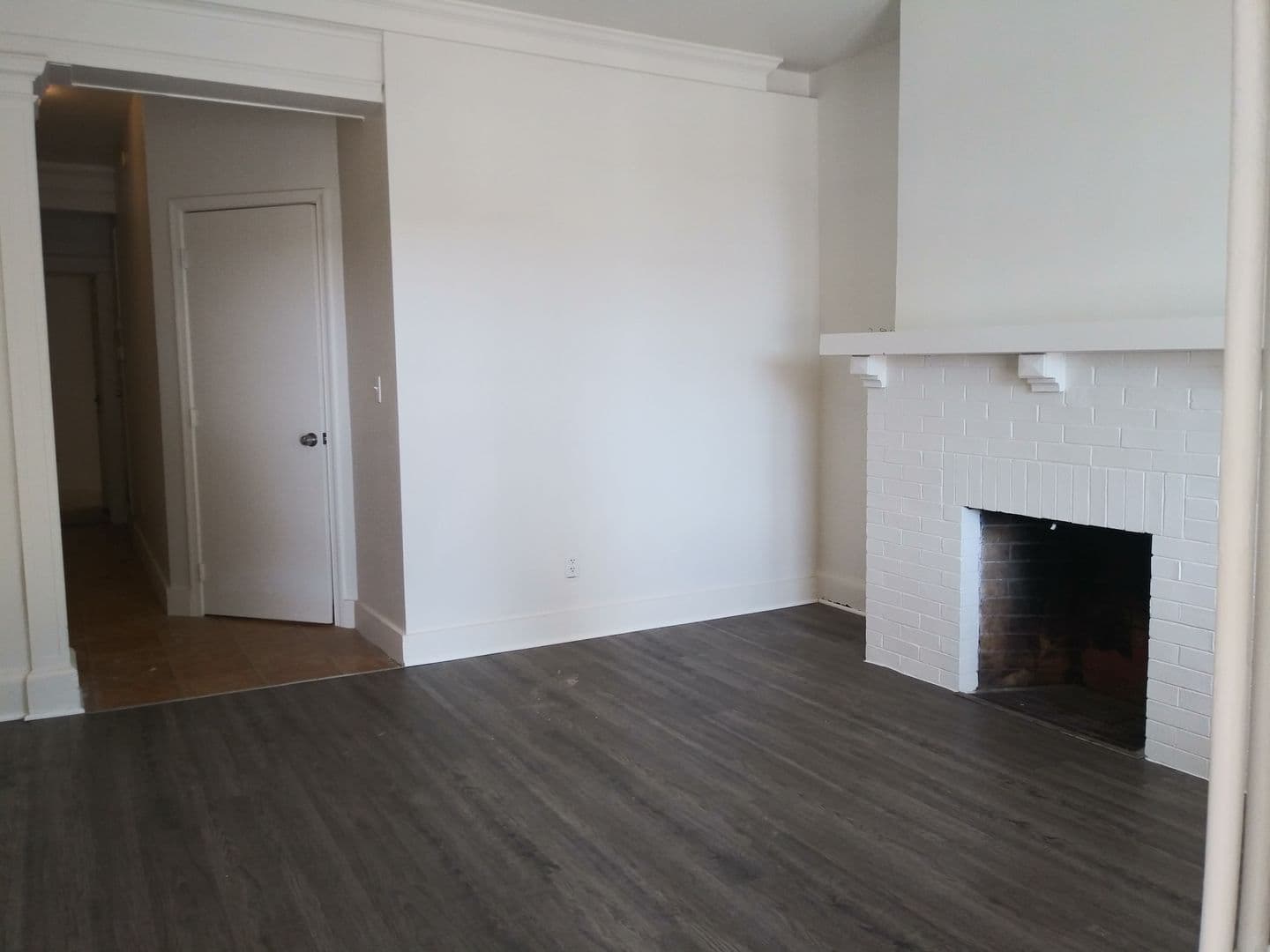 Lancaster Apartment: 525 E End Ave